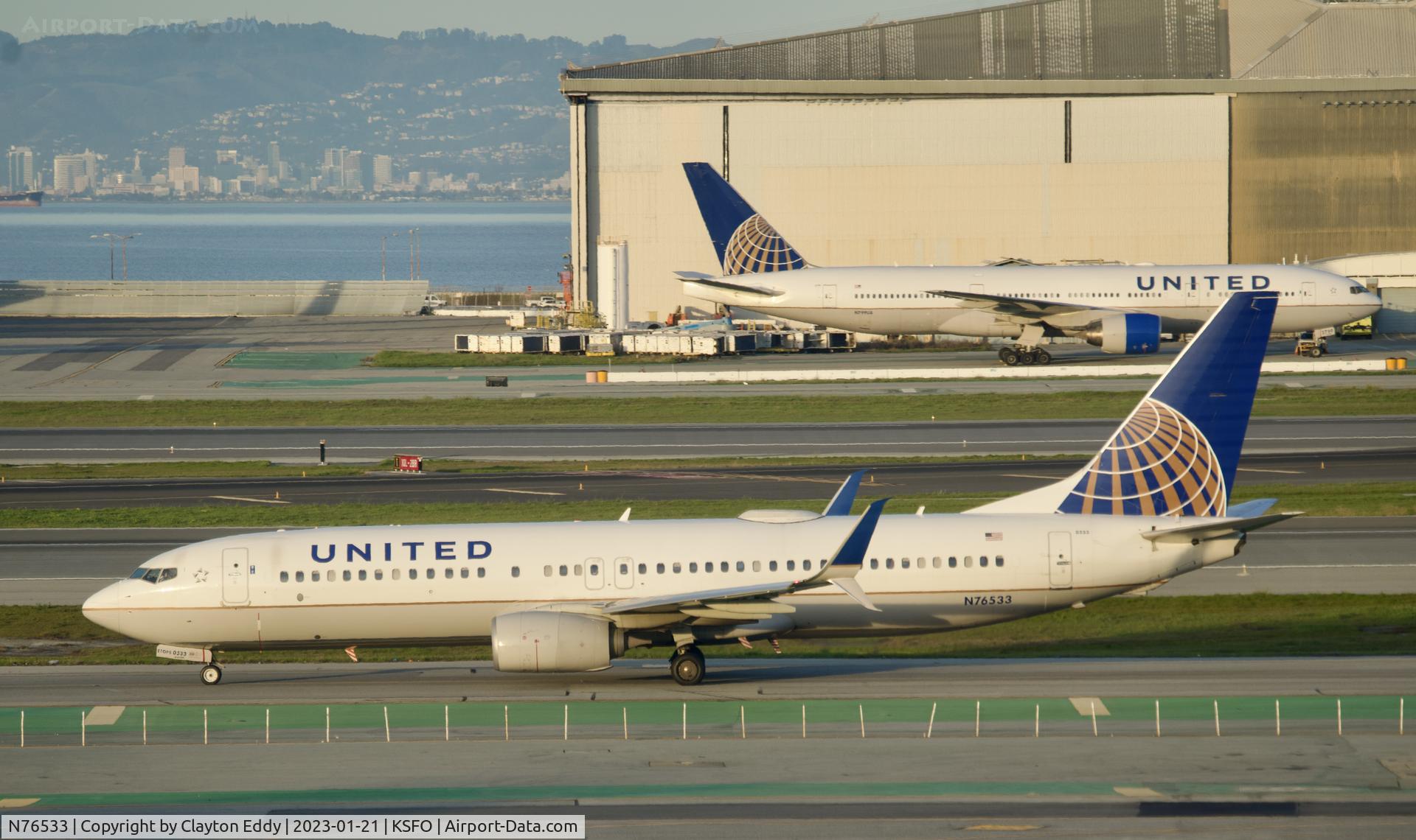 N76533, 2016 Boeing 737-824 C/N 62748, SFO 2023.