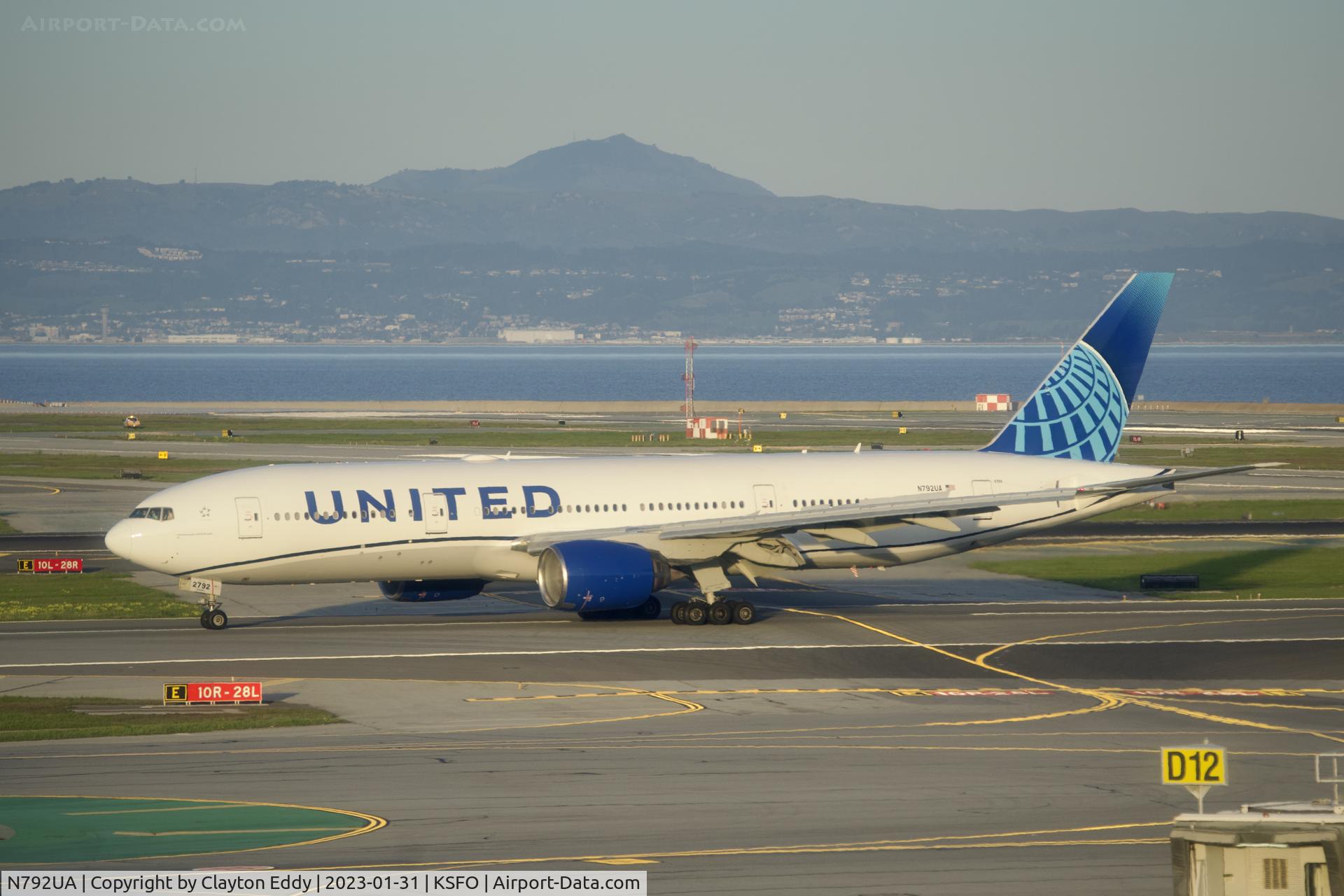 N792UA, 1997 Boeing 777-222 C/N 26934, SFO 2023.