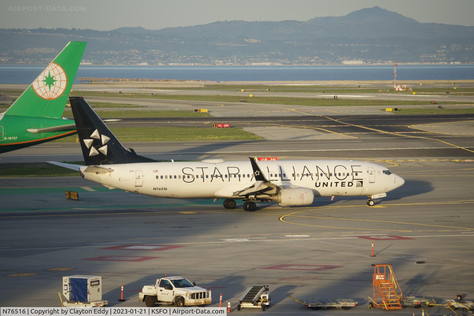 N76516, 2008 Boeing 737-824 C/N 37096, SFO 2023.