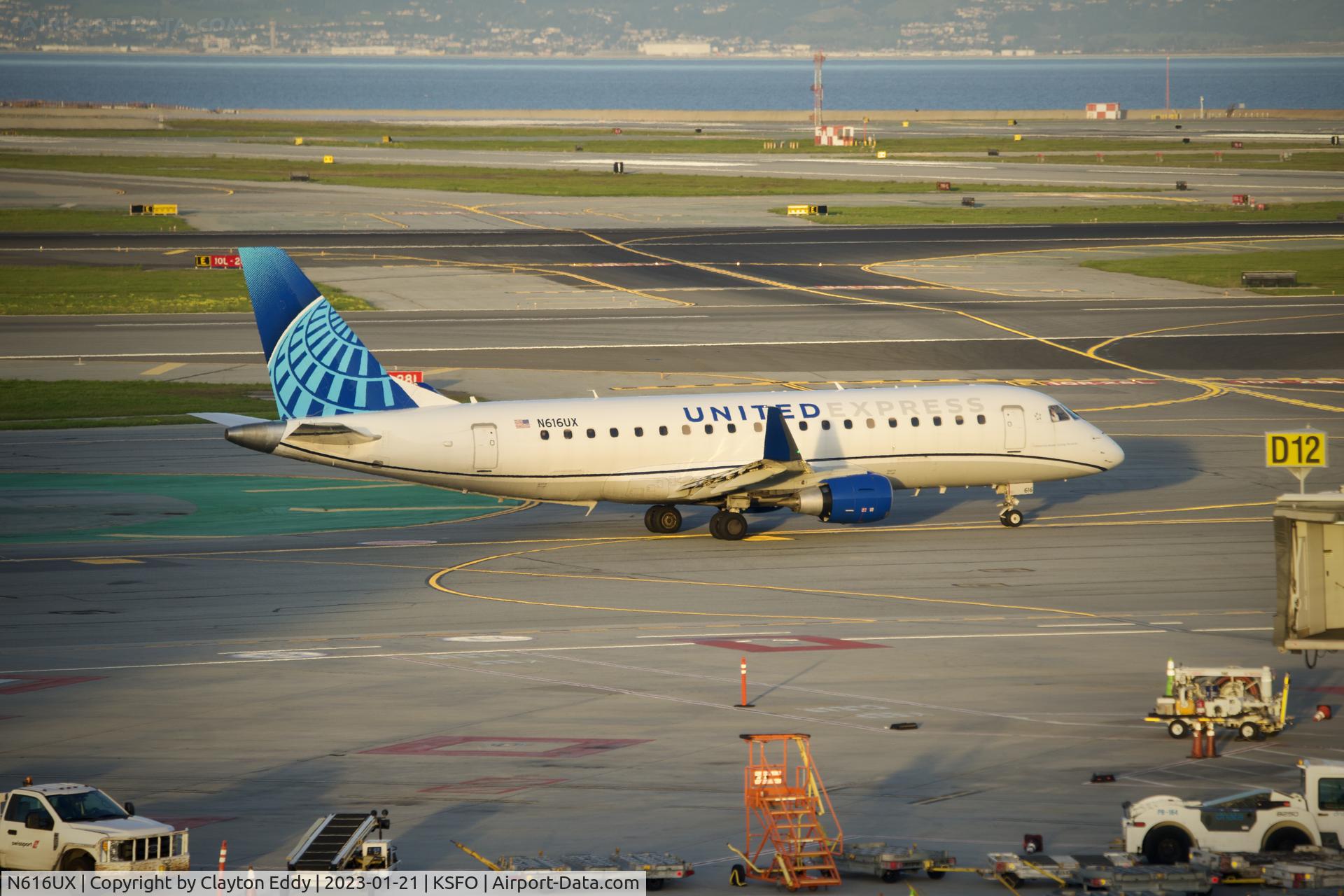 N616UX, 2019 Embraer 175LR (ERJ-170-200LR) C/N 17000817, SFO 2023.