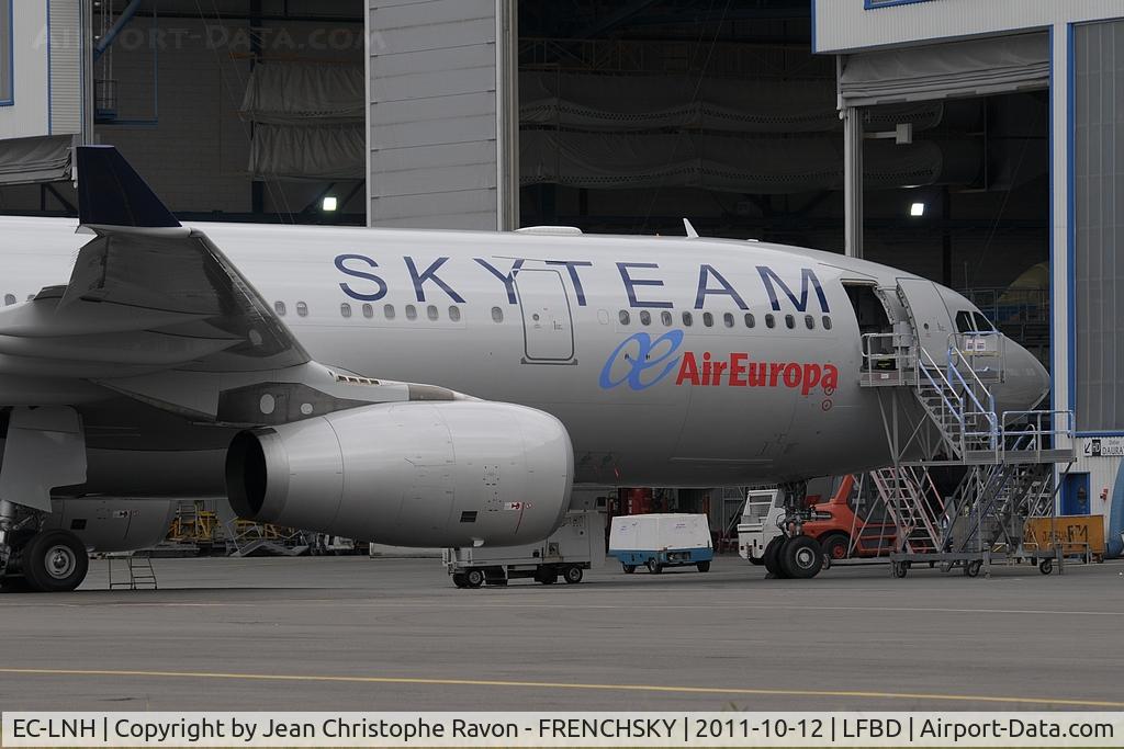 EC-LNH, 2003 Airbus A330-243 C/N 551, Air Europa