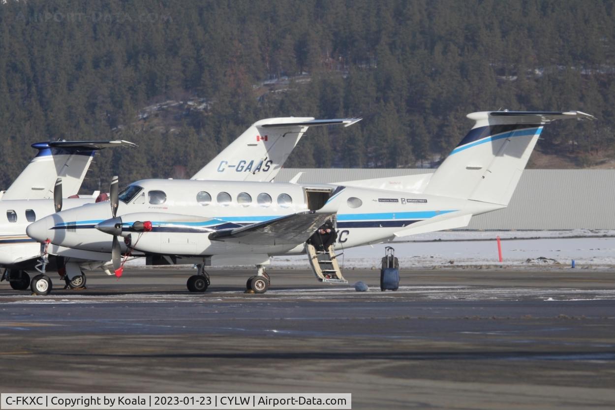 C-FKXC, 2017 Beech B200GT King Air 250 King Air C/N BY-293, Arrival from Edmonton.