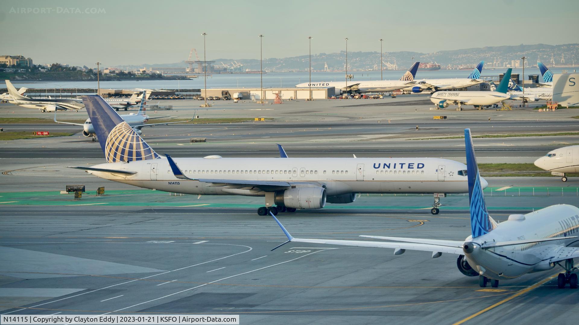 N14115, 1995 Boeing 757-224 C/N 27557, SFO 2023.