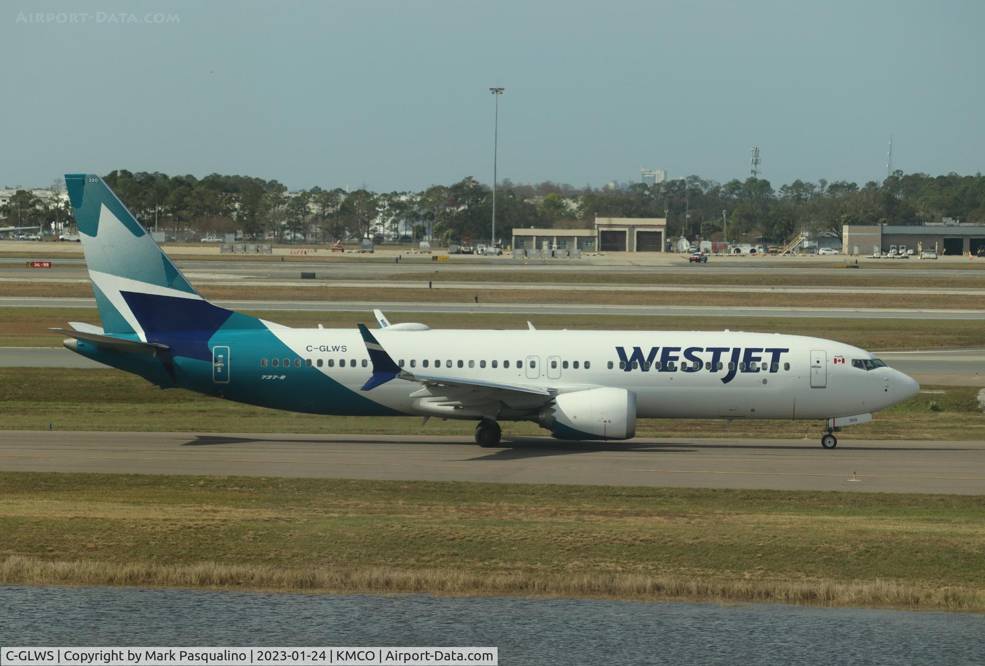 C-GLWS, 2001 Boeing 737-76N C/N 32581, Boeing 737-76N