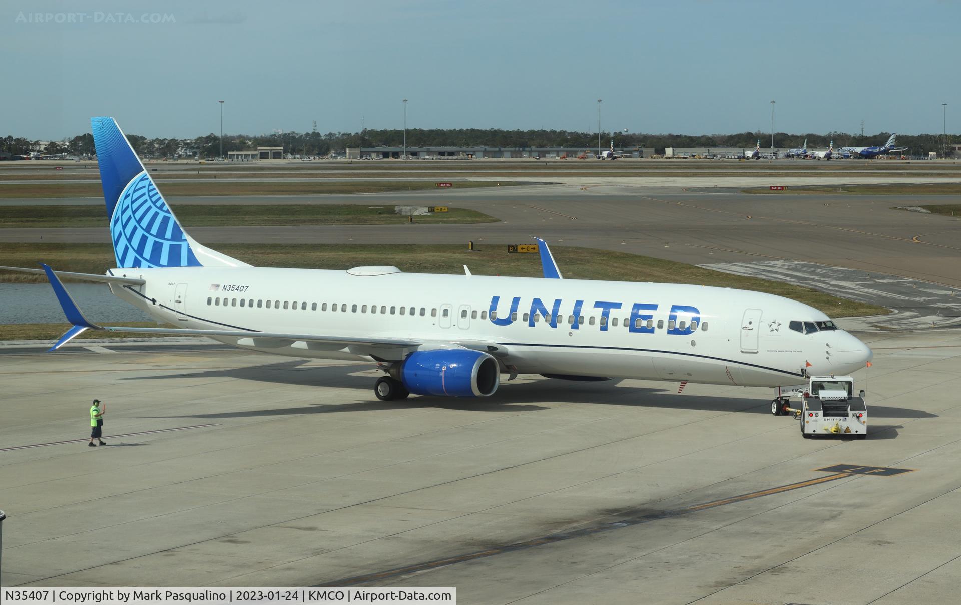 N35407, 2001 Boeing 737-924 C/N 30124, Boeing 737-924