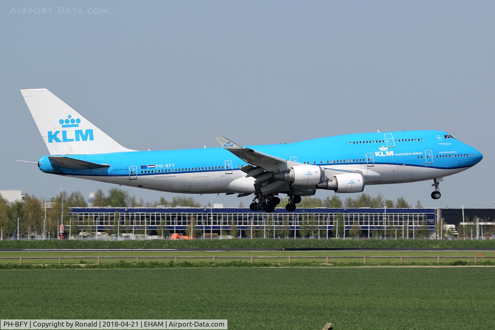 PH-BFY, 2002 Boeing 747-406BC C/N 30455, at spl