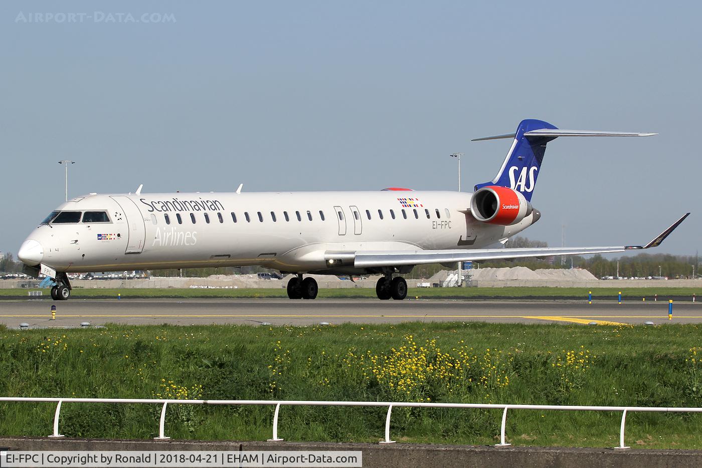 EI-FPC, 2016 Bombardier CRJ-900LR (CL-600-2D24) C/N 15400, at spl