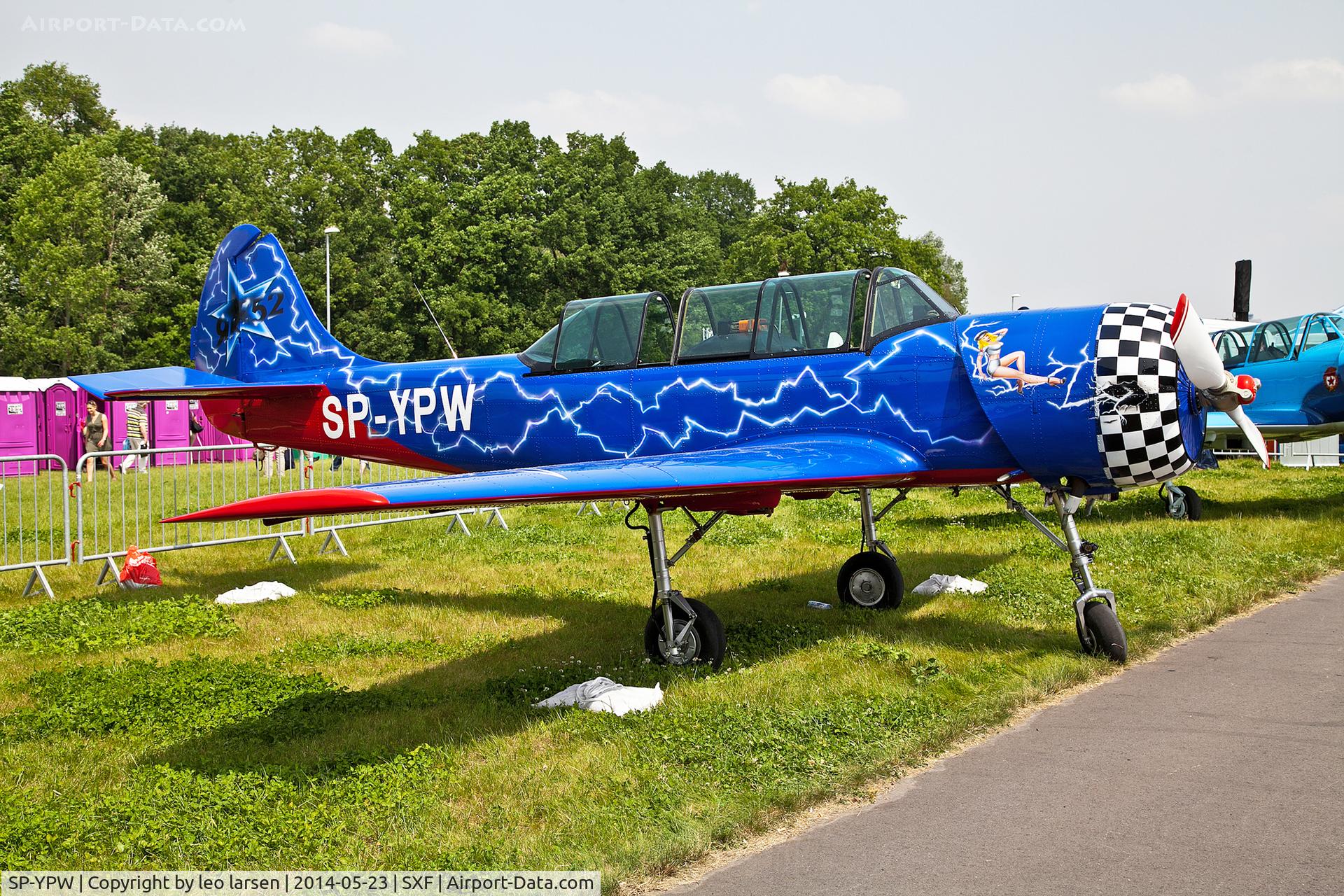 SP-YPW, 1991 Yakovlev Yak-52 C/N 9111303, Berlin Air Show 23.5.2014