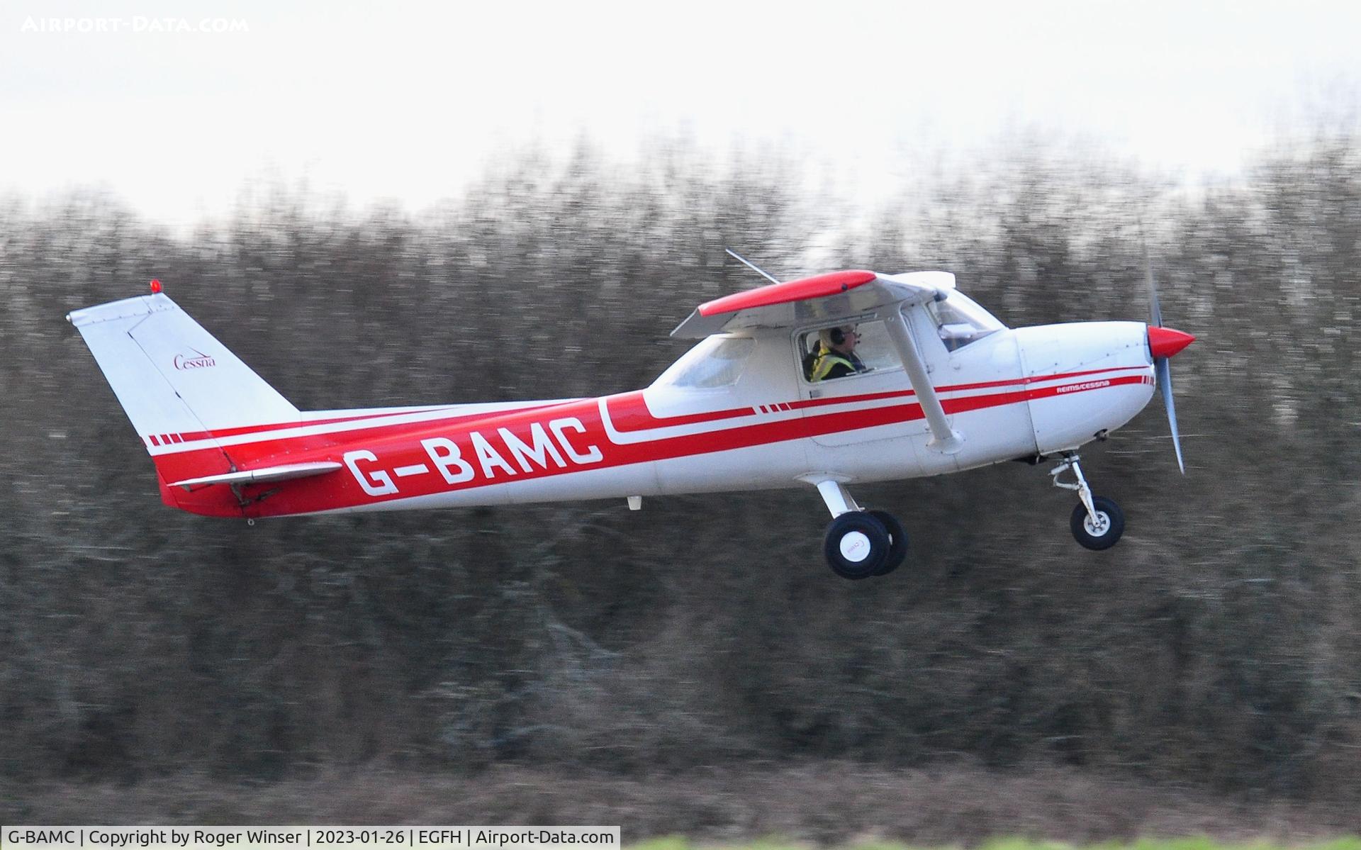 G-BAMC, 1973 Reims F150L C/N 0892, Resident Reims/Cessna departing Runway 04.