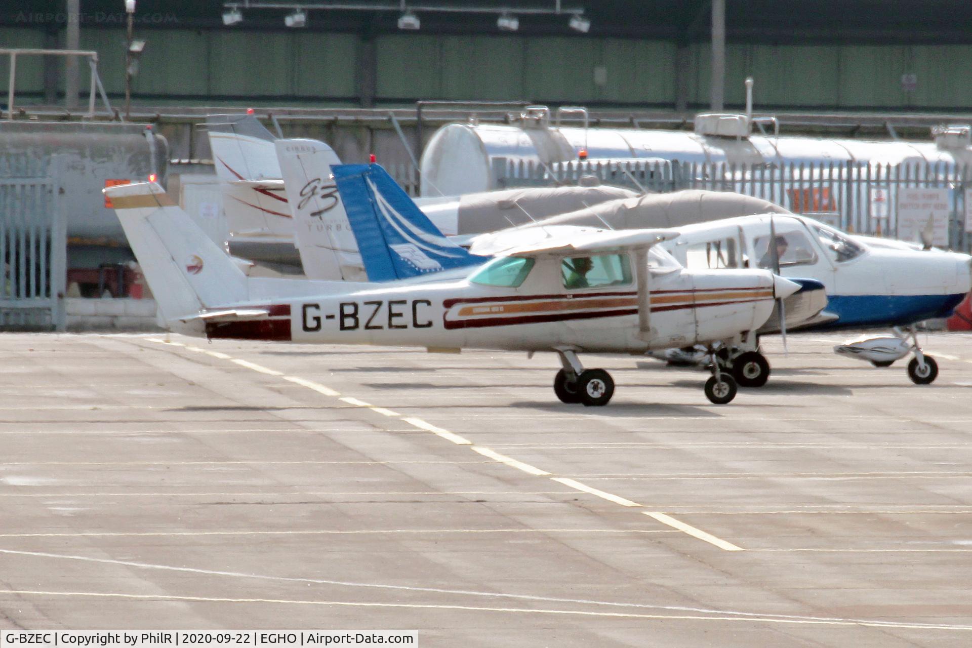 G-BZEC, 1980 Cessna 152 II C/N 15284475, G-BZEC 1980 Cessna 152 Thruxton