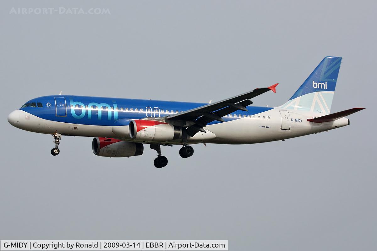G-MIDY, 1999 Airbus A320-232 C/N 1014, at bru