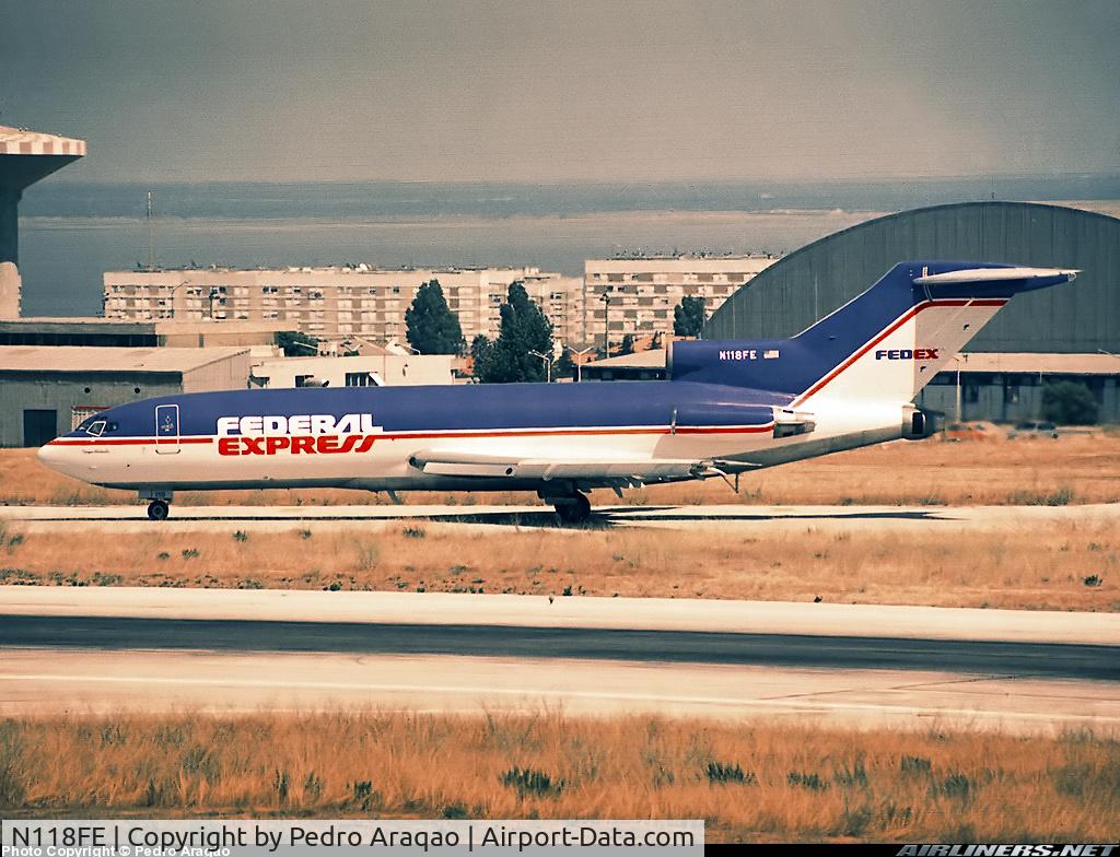 N118FE, 1966 Boeing 727-25C C/N 19300, Past life of aircraft, old Federal Express logo
Federal Express Boeing 727-25CN SN 19300 346
Delivered 12.1.66 
Another known registration: N8153G