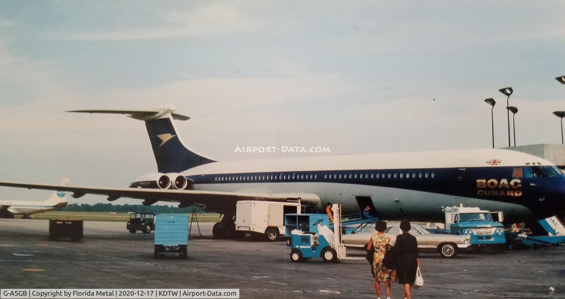 G-ASGB, 1964 BAC Super VC10 Srs 1151 C/N 852, BOAC VC10 taken sometime in July 1965 by my father scanned from slide