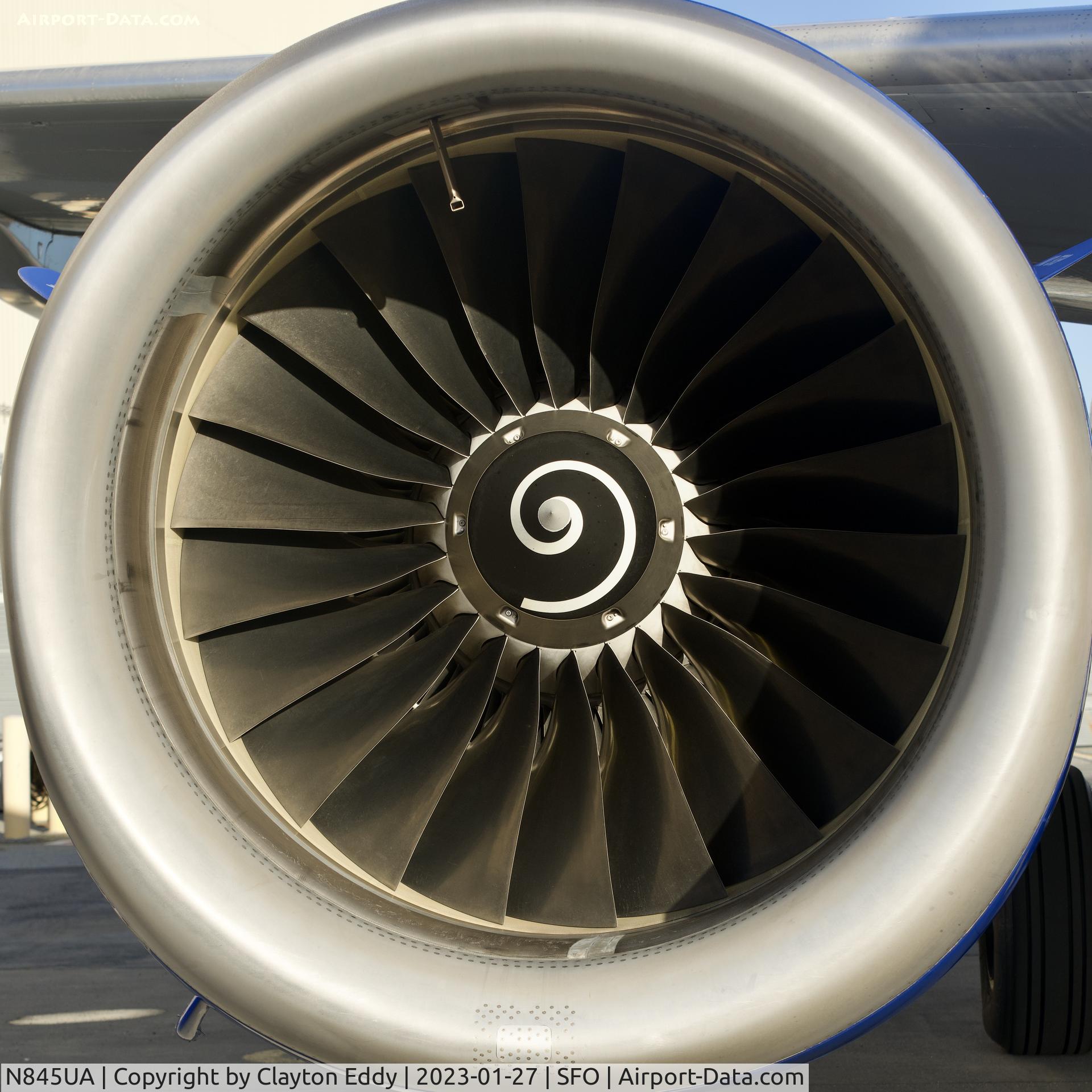 N845UA, 2001 Airbus A319-131 C/N 1585, IAE V2500 SFO 2023.