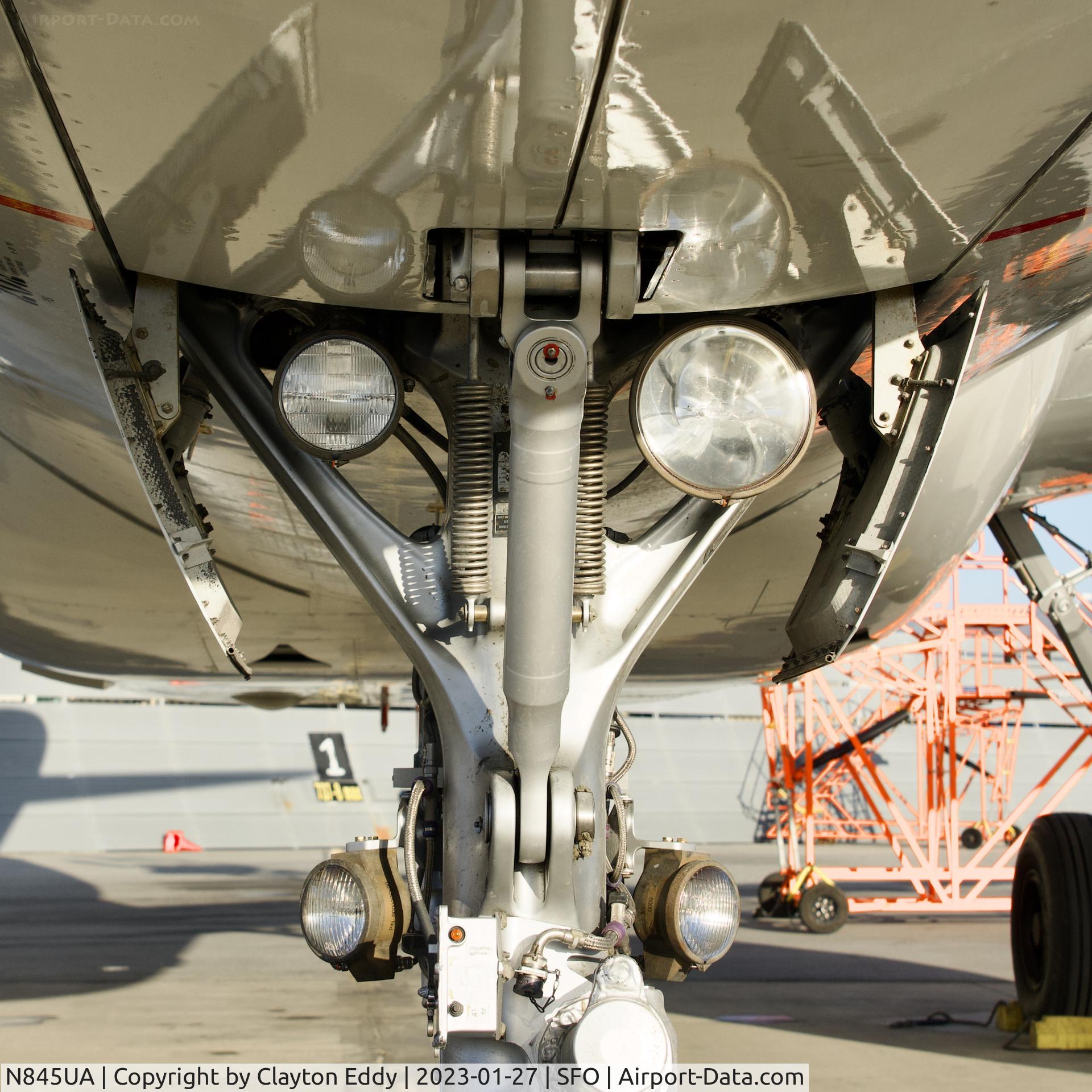 N845UA, 2001 Airbus A319-131 C/N 1585, SFO 2023.