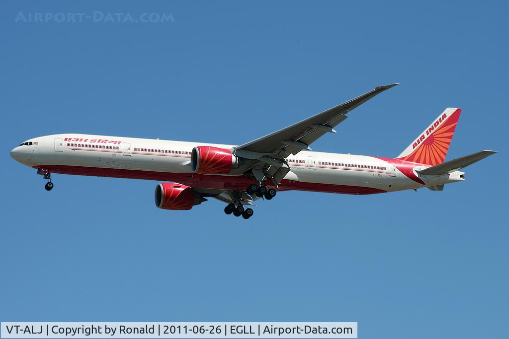 VT-ALJ, 2007 Boeing 777-337/ER C/N 36308, at lhr