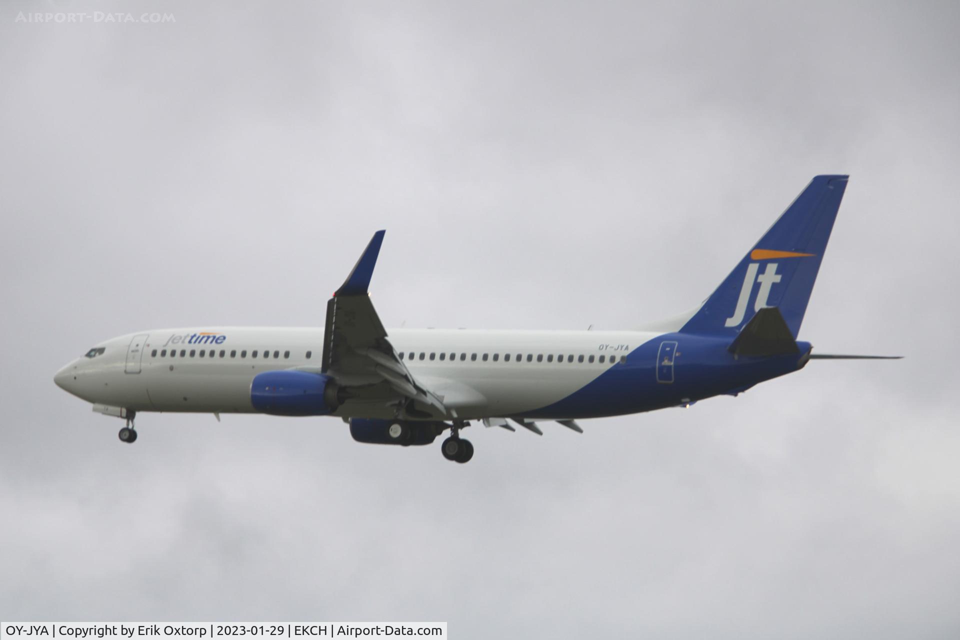 OY-JYA, 2012 Boeing 737-8KN C/N 40253, OY-JYA delivery flight landing rw 22L