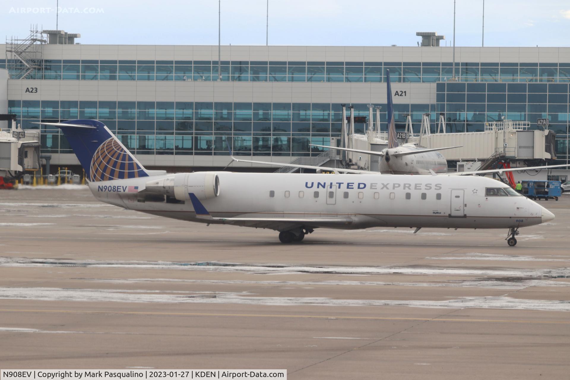 N908EV, 2002 Bombardier CRJ-200ER (CL-600-2B19) C/N 7654, CL-600-2B19
