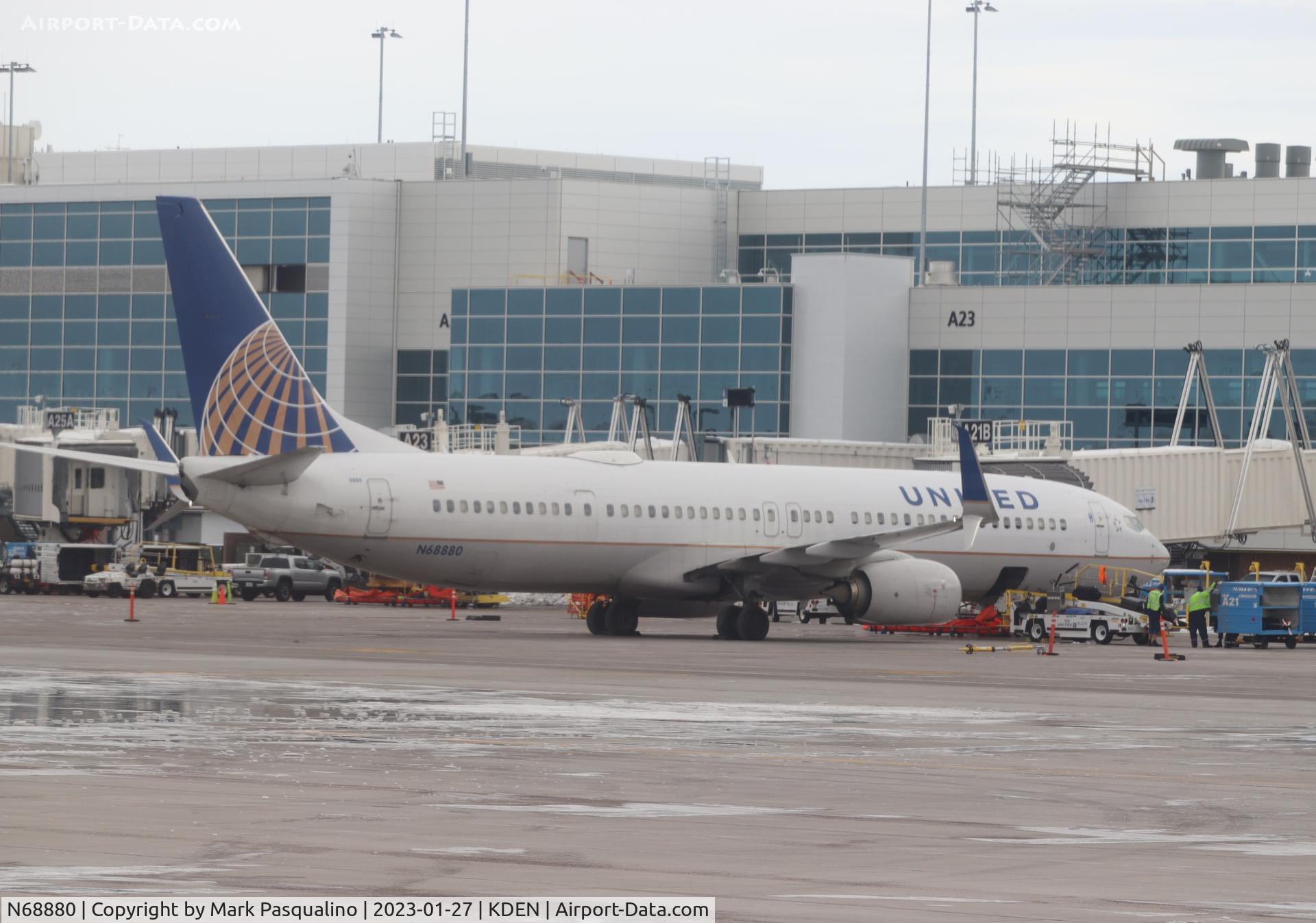 N68880, 2015 Boeing 737-924/ER C/N 42199, Boeing 737-924/ER