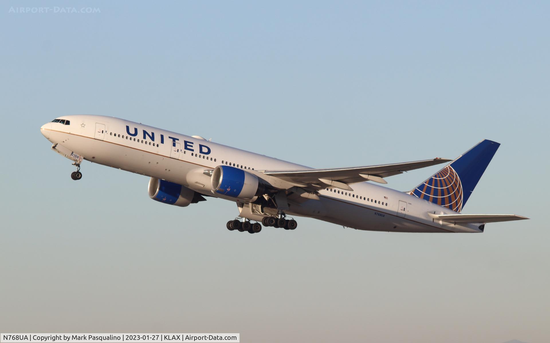 N768UA, 1995 Boeing 777-222 C/N 26919, Boeing 777-222