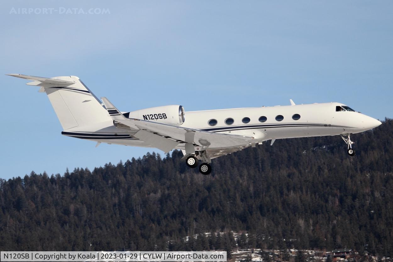 N120SB, 2001 Gulfstream Aerospace G-IV C/N 1462, Arrival from White Plains (HNY, NY).