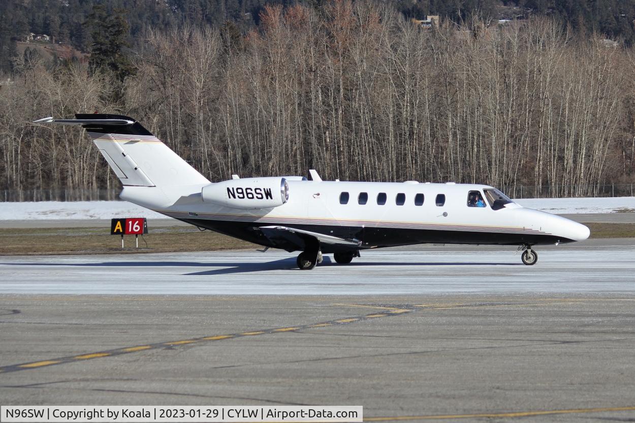 N96SW, 2008 Cessna 525A CitationJet CJ2+ C/N 525A-0425, Departure to Aspen (ASE, CO).