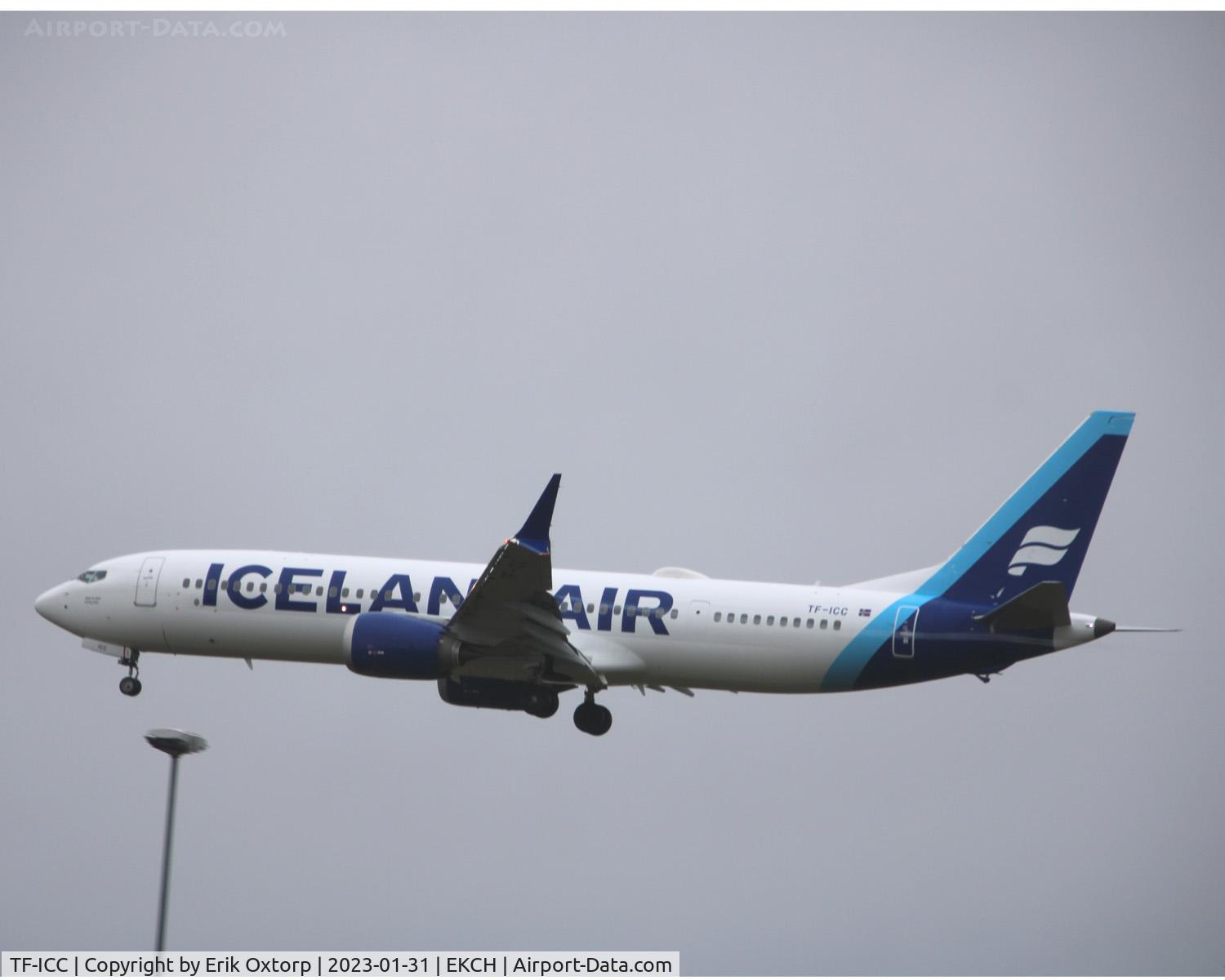 TF-ICC, 2019 Boeing 737-9 MAX C/N 44359, TF-ICC landing rw 22L