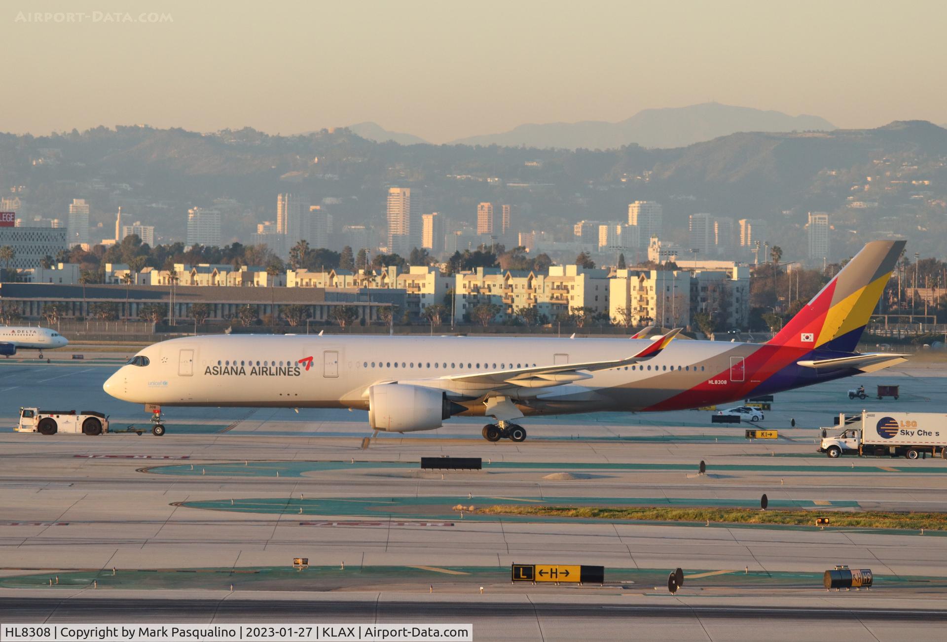 HL8308, 2018 Airbus A350-941 C/N 0218, Airbus A350-941