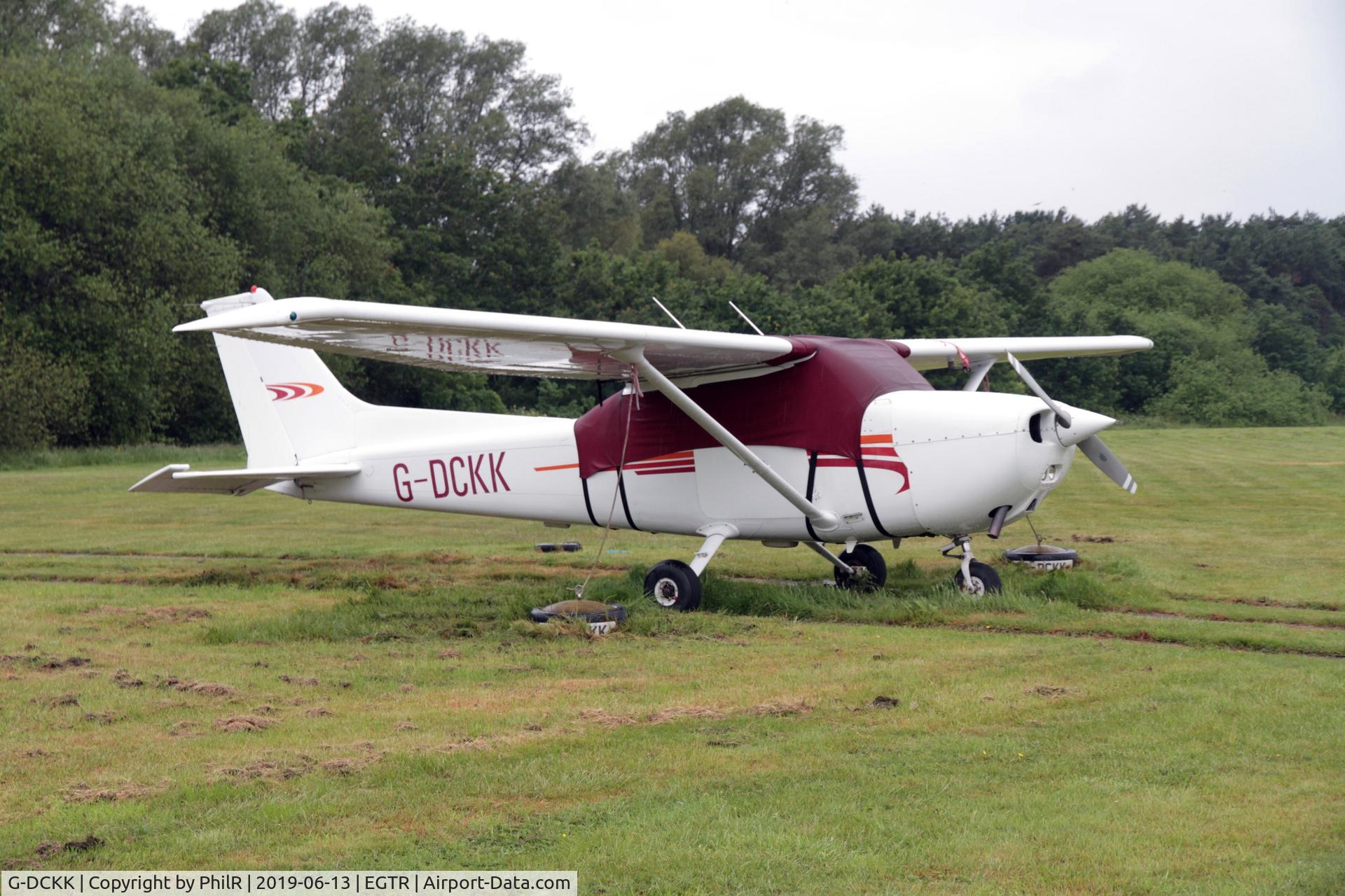 G-DCKK, 1977 Reims F172N Skyhawk C/N 1589, G-DCKK 1977 Reims Cessna F172M Skyhawk Elstree