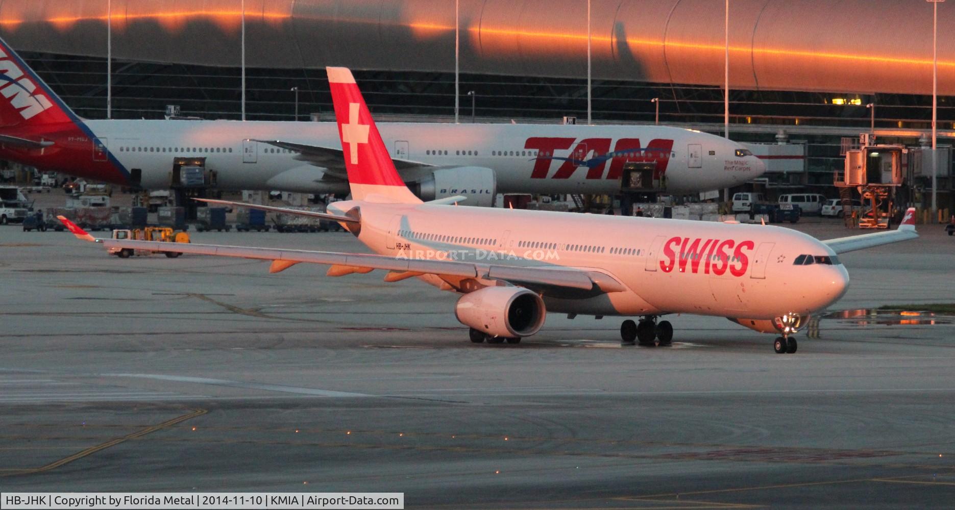 HB-JHK, 2011 Airbus A330-343X C/N 1276, MIA 2014
