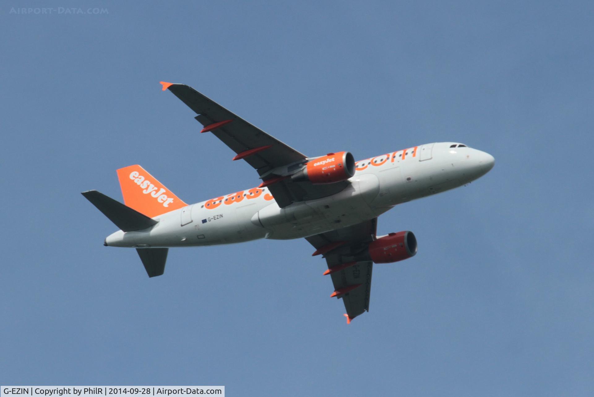 G-EZIN, 2005 Airbus A319-111 C/N 2503, G-EZIN 2009 A319-100 Easyjet Kingsfold Rally