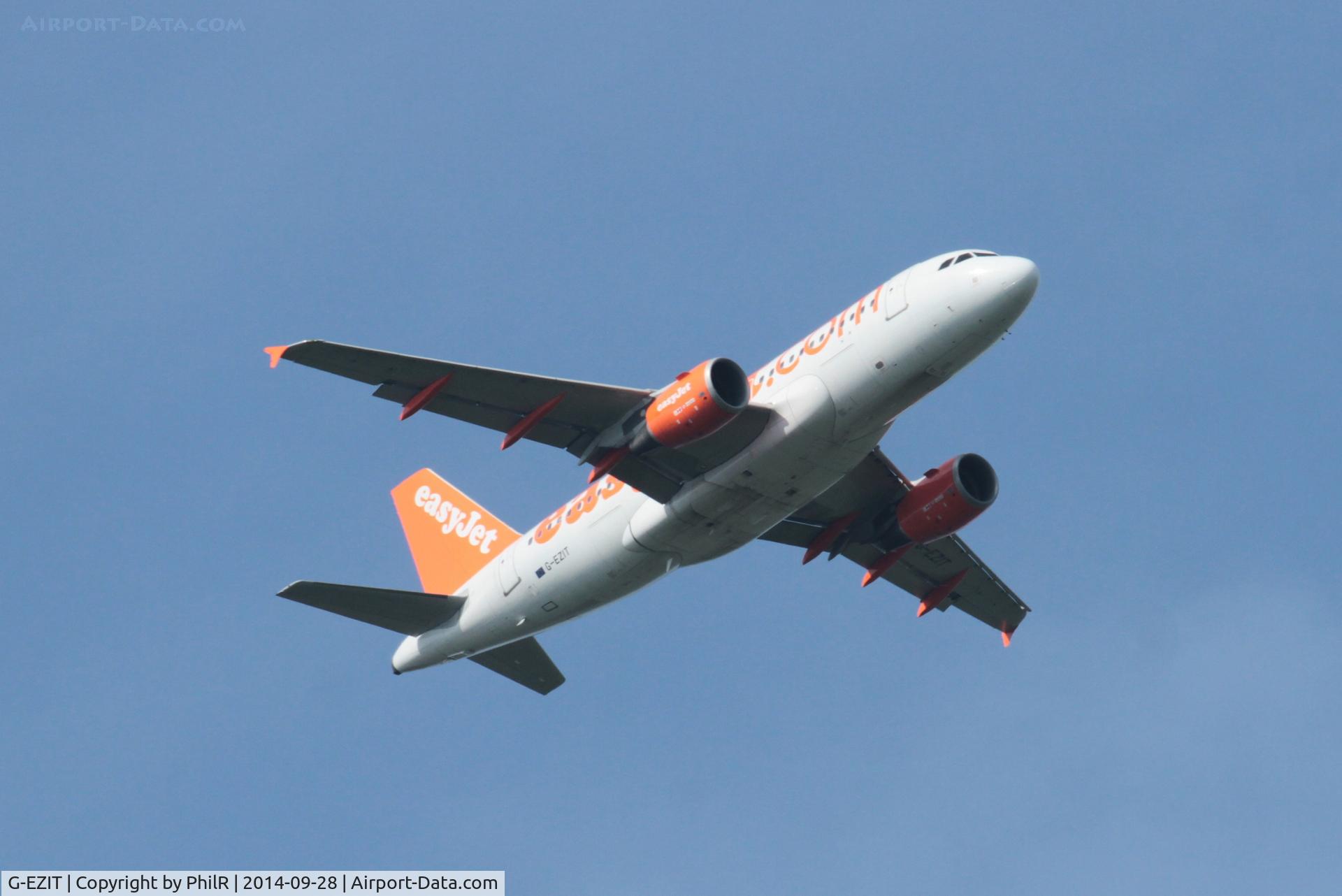 G-EZIT, 2005 Airbus A319-111 C/N 2538, G-EZIT 2009 A319-100 Easyjet Kingsfold Rally