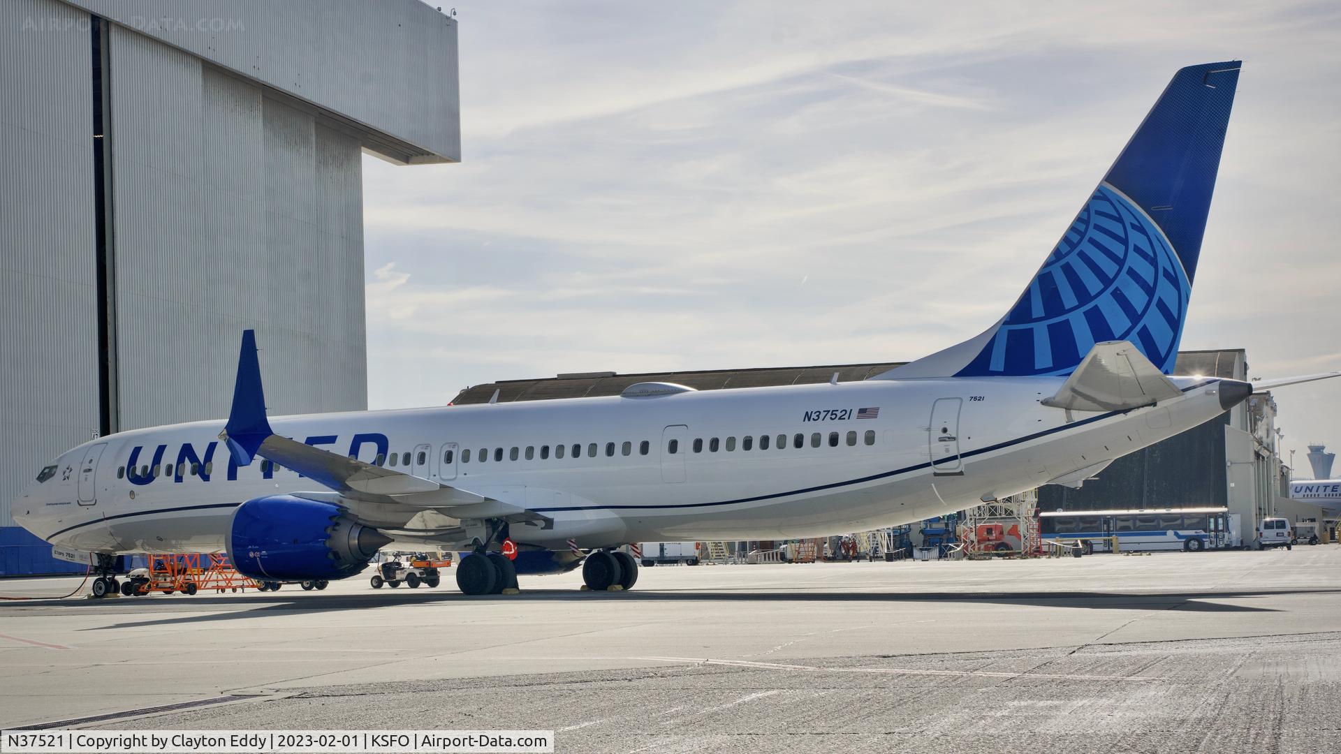 N37521, 2020 Boeing 737-9 MAX C/N 64497, SFO 2023.
