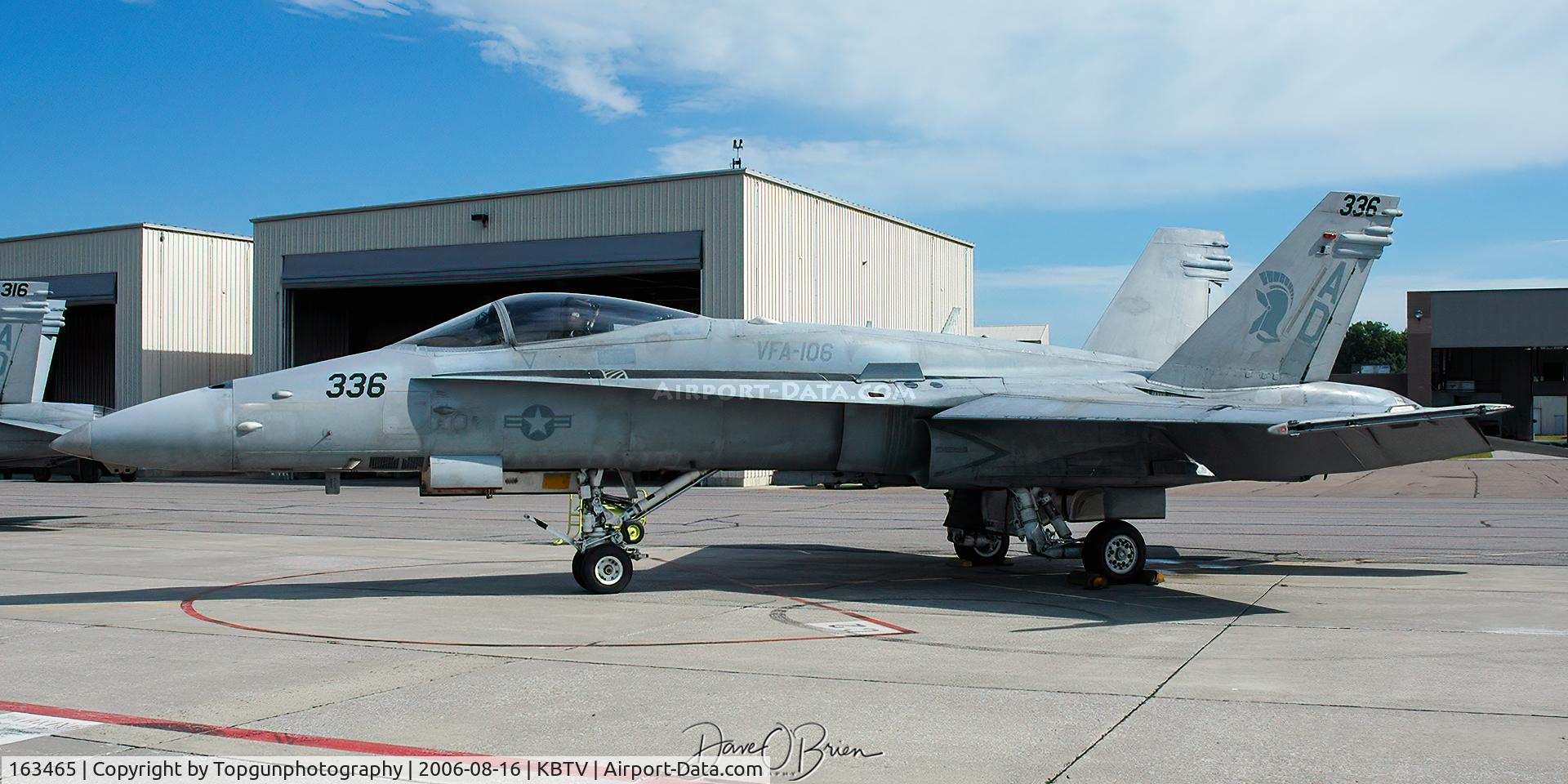 163465, 1988 McDonnell Douglas F/A-18C Hornet C/N 0686, Back up Hornet Demo
