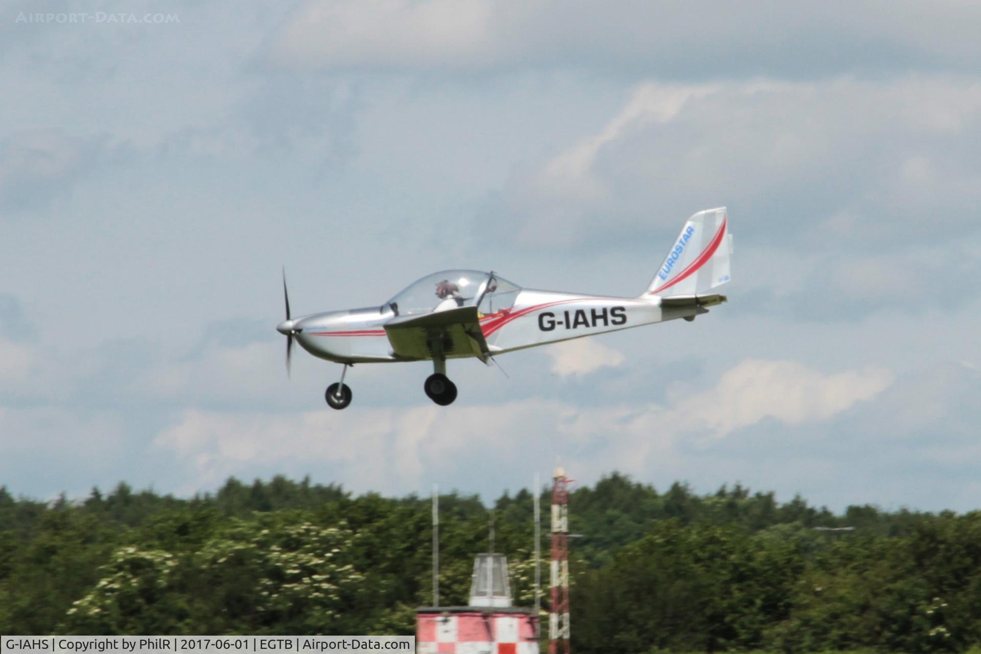 G-IAHS, 2013 Cosmik EV-97 TeamEurostar UK C/N 3601, G-IAHS 2016 Cosmik  EV-97 Eurostar Air Expo Booker
