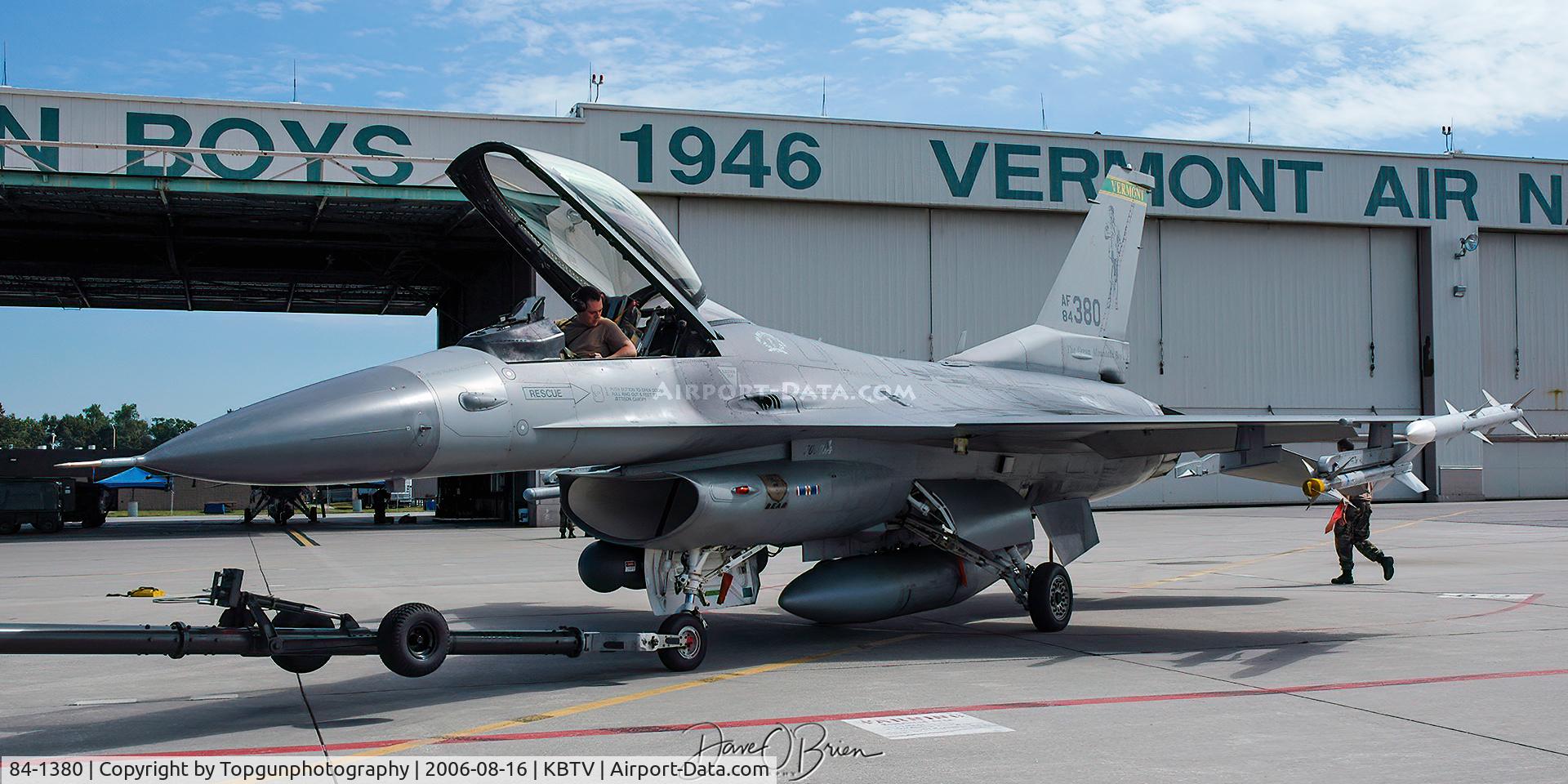 84-1380, 1984 General Dynamics F-16C Fighting Falcon C/N 5C-162, Making room for the demo acts to park