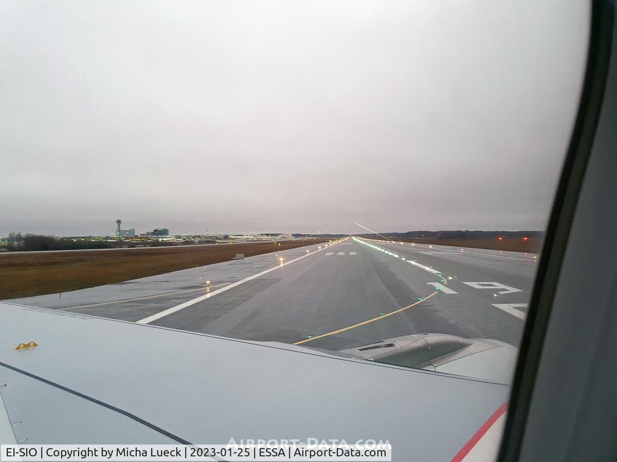 EI-SIO, 2022 Airbus A320-251N C/N 10813, Turning onto runway 19R at Arlanda