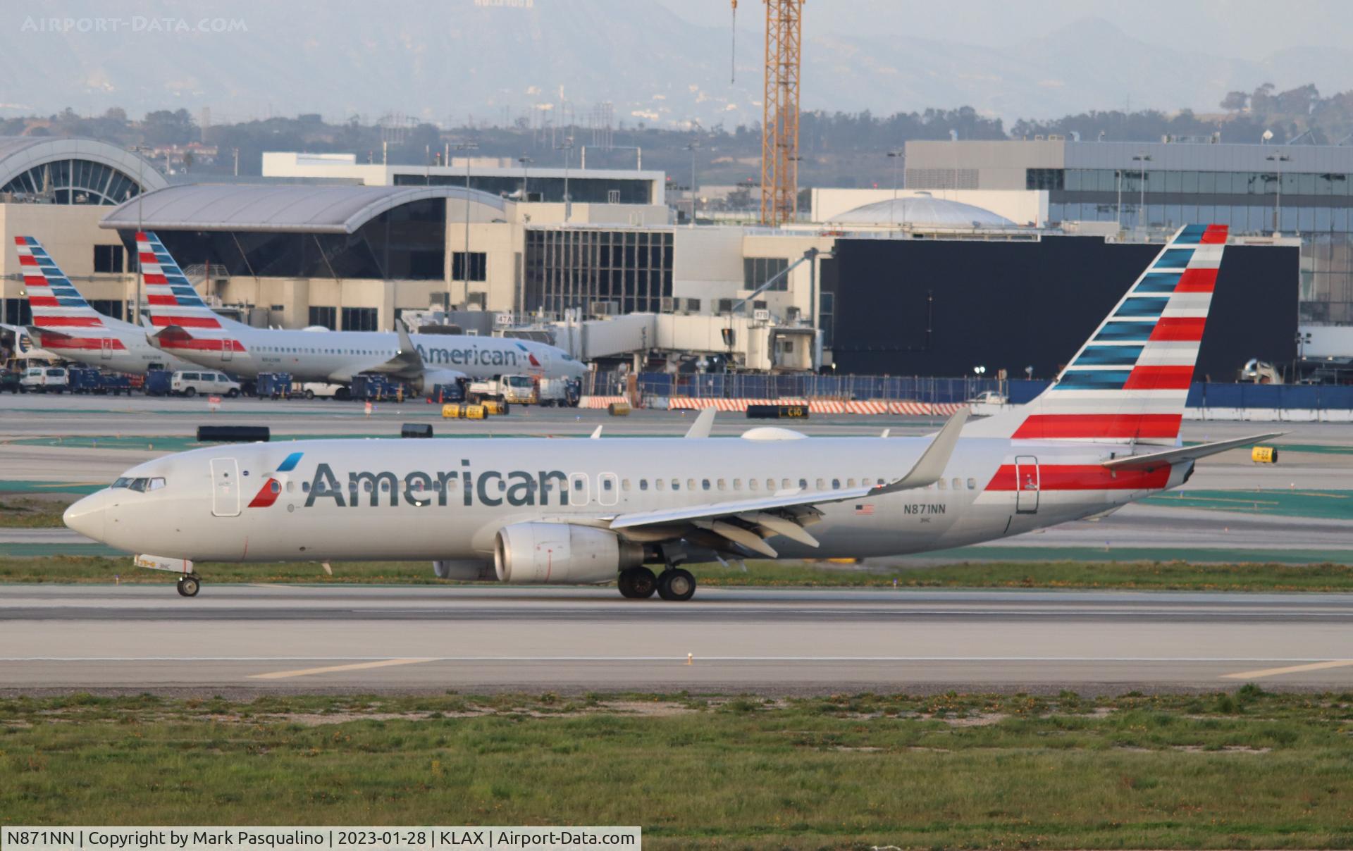 N871NN, 2011 Boeing 737-823 C/N 31127, Boeing 737-823