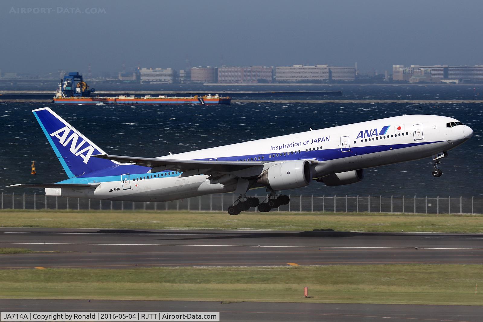 JA714A, 2005 Boeing 777-281 C/N 28276, at hnd