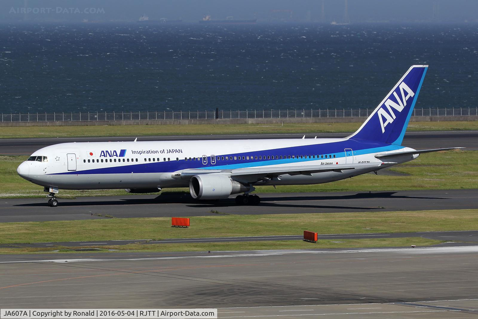 JA607A, 2002 Boeing 767-381/ER C/N 32976, at hnd