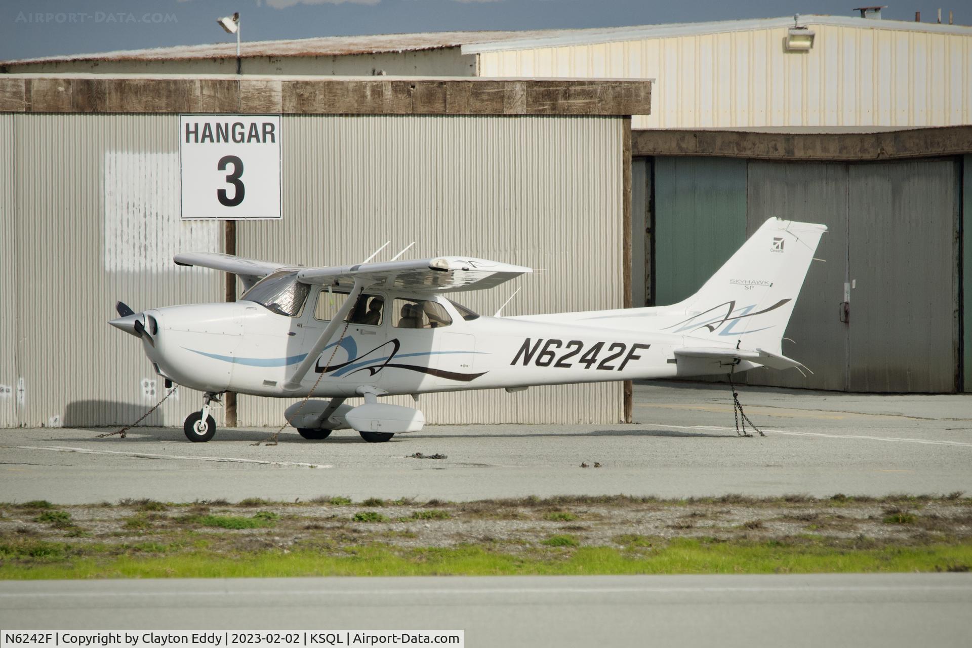 N6242F, 2008 Cessna 172S C/N 172S10701, San Carlos Airport in California 2023.