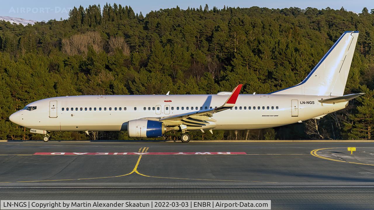 LN-NGS, 2014 Boeing 737-8JP C/N 39029, Taxying.