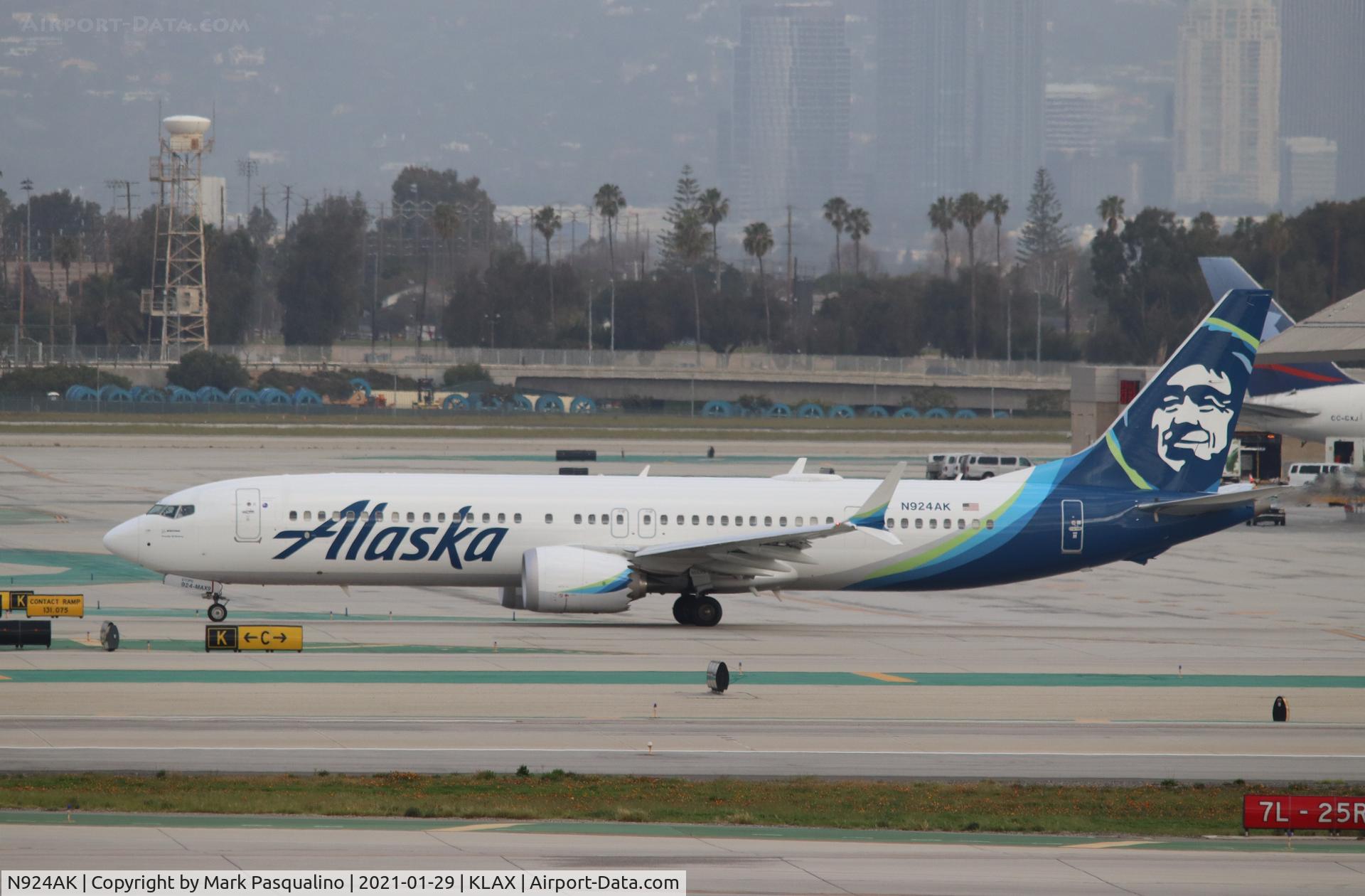 N924AK, 2021 Boeing 737-9 MAX C/N 43333, Boeing 737-9 MAX