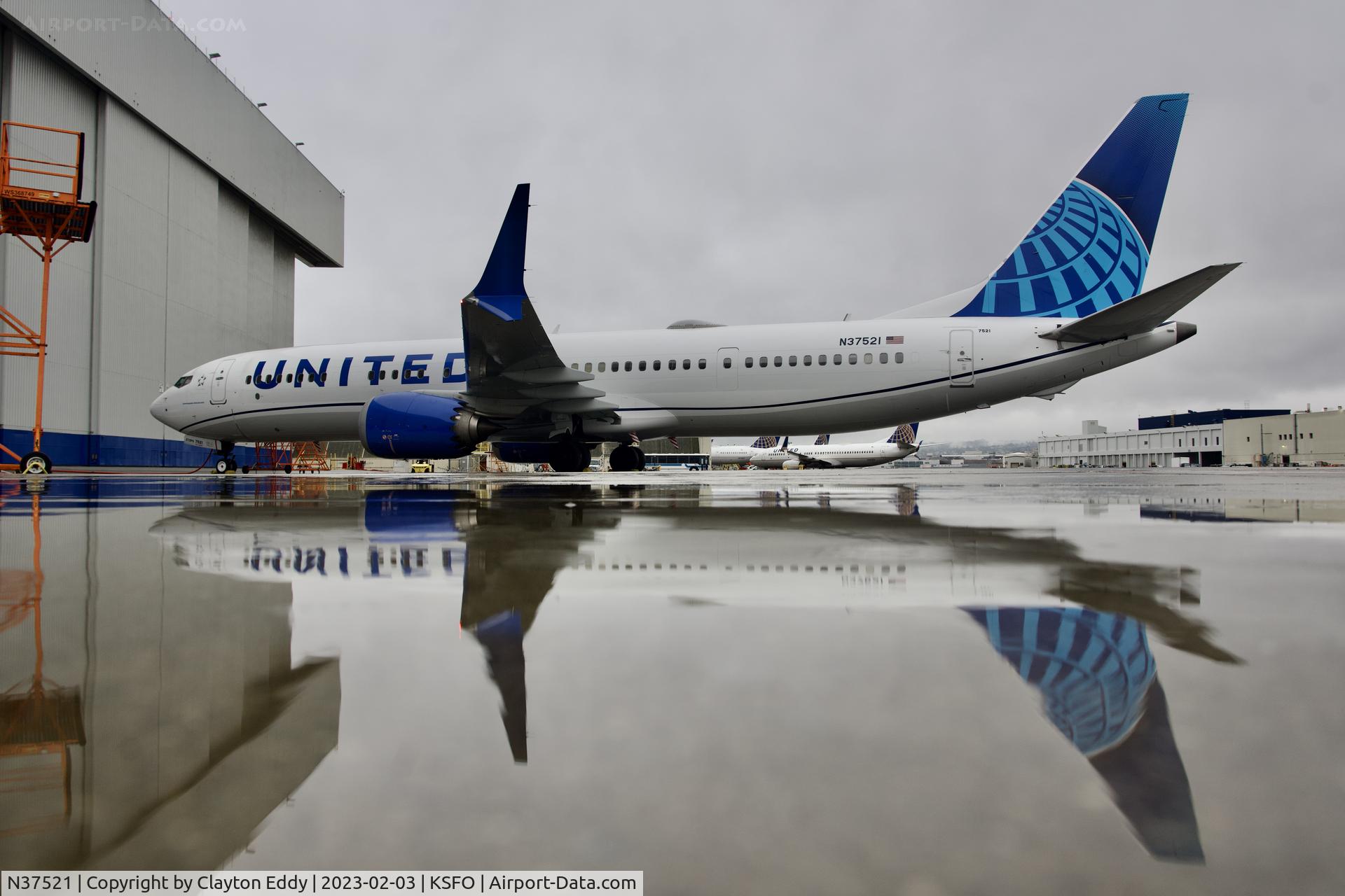 N37521, 2020 Boeing 737-9 MAX C/N 64497, SFO 2023.
