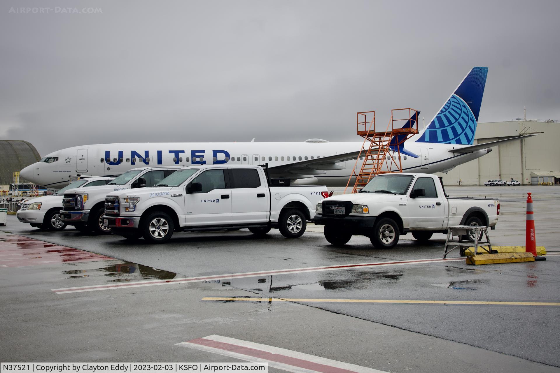 N37521, 2020 Boeing 737-9 MAX C/N 64497, SFO 2023.