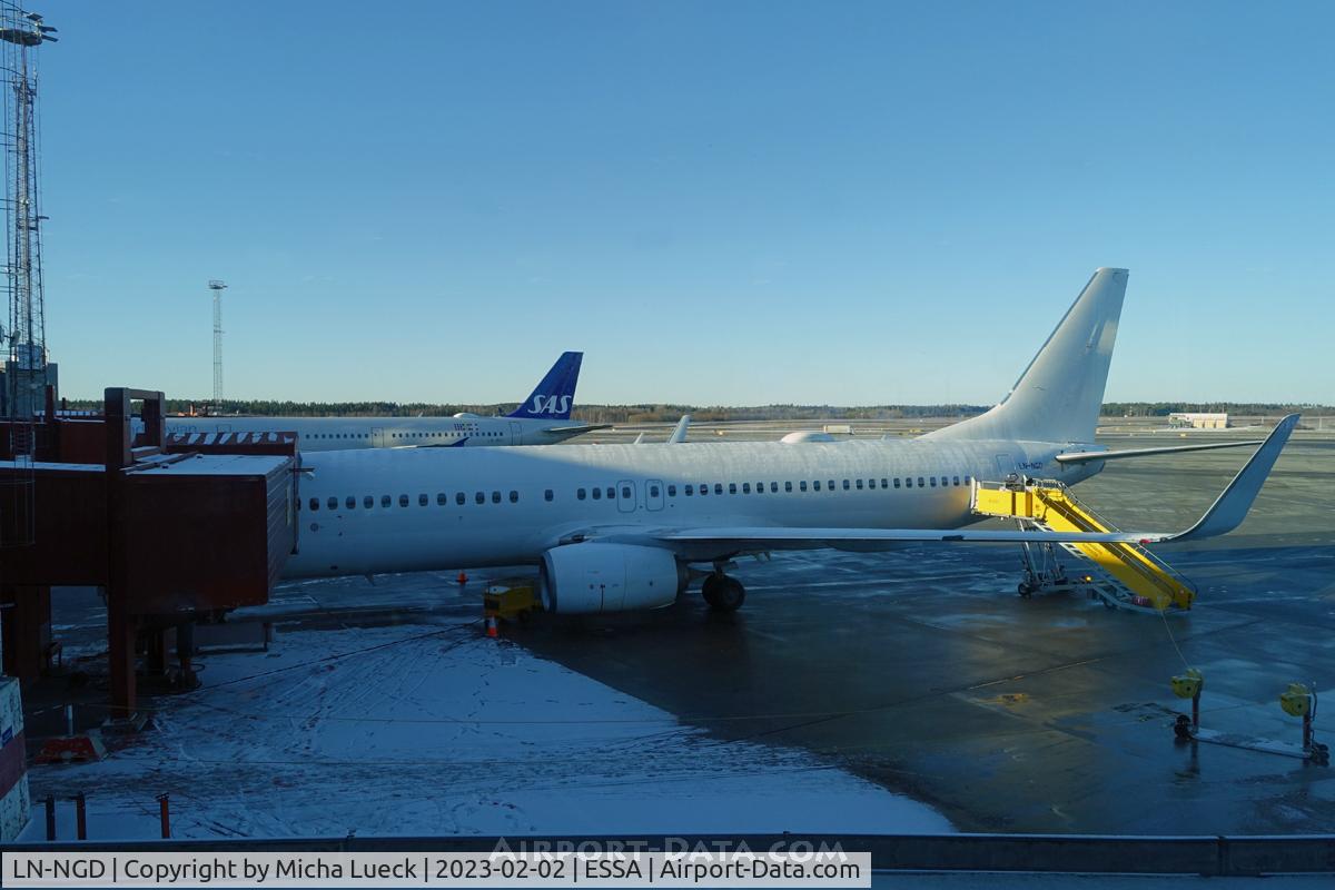 LN-NGD, 2012 Boeing 737-8JP C/N 39049/4161, Currently in all white livery