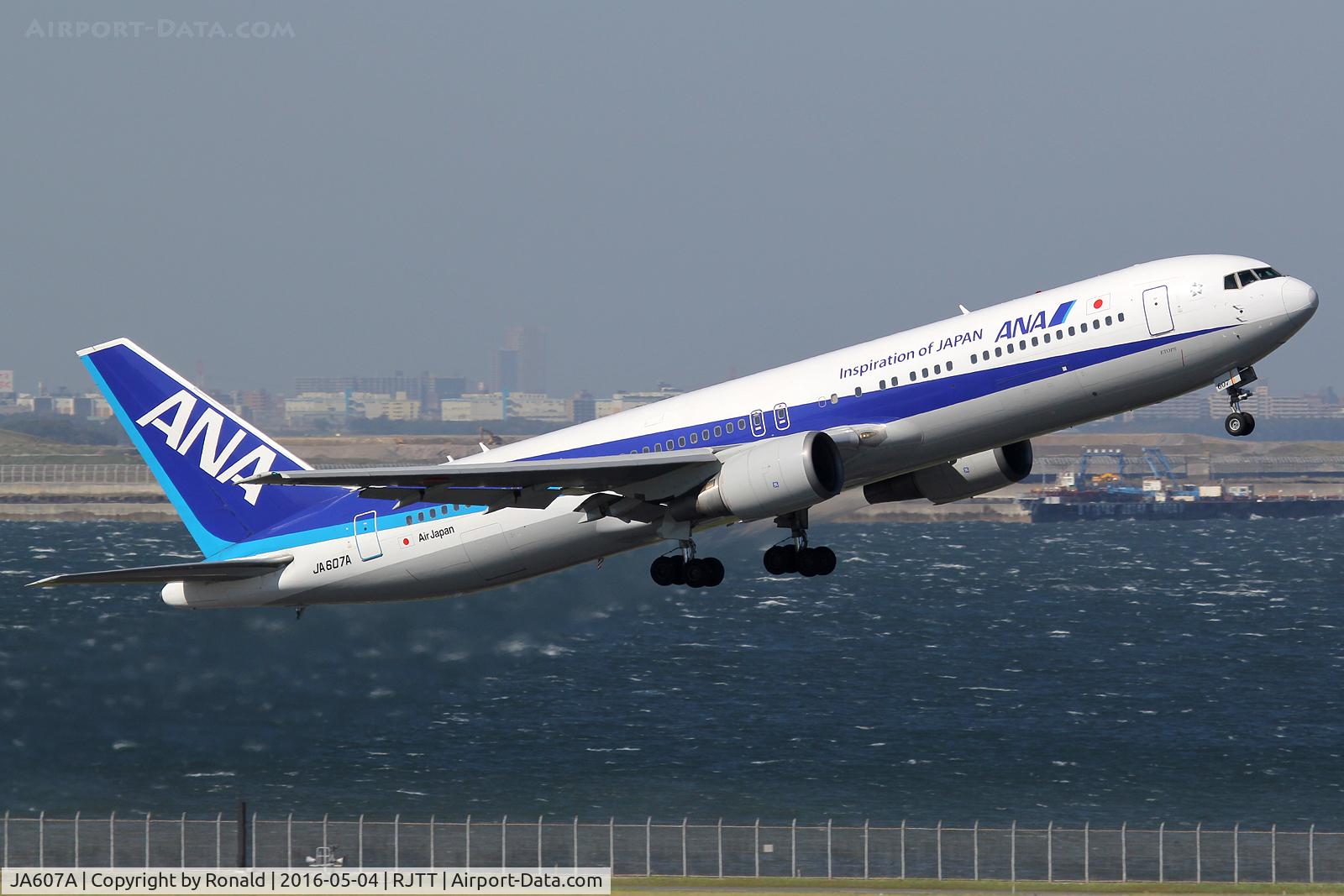 JA607A, 2002 Boeing 767-381/ER C/N 32976, at hnd