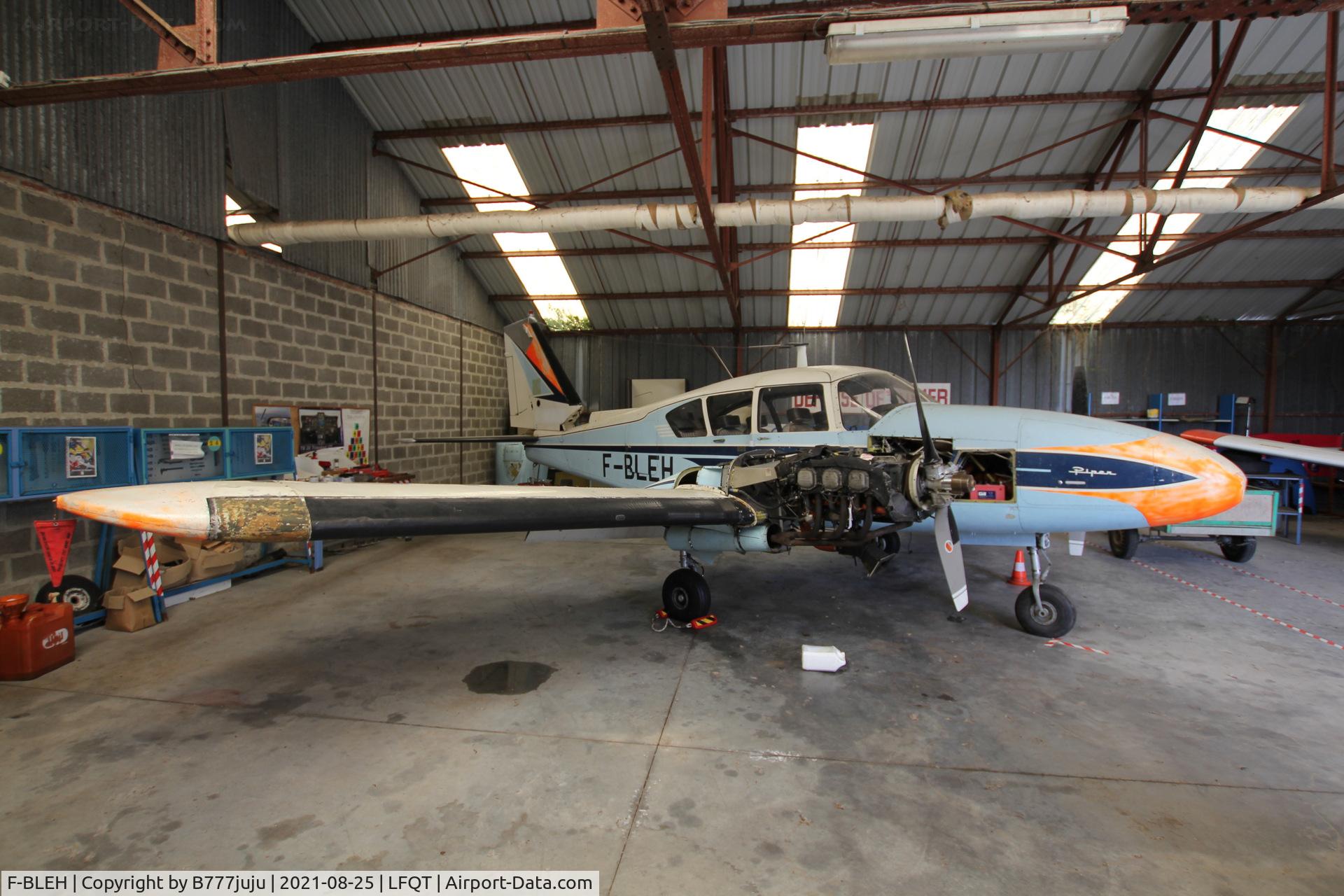 F-BLEH, Piper PA-23-250 Aztec C/N 272342, use for mecanical training