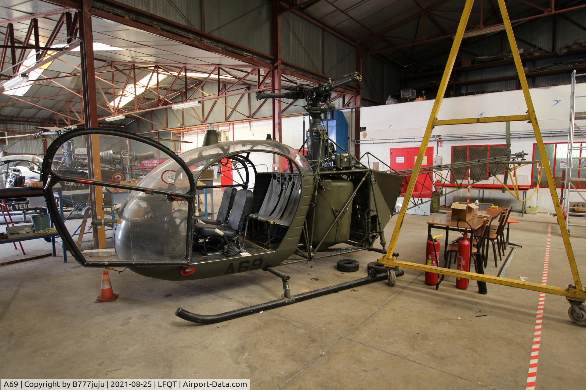 A69, 1968 Sud Aviation SA-318C Alouette II C/N 2072/688C-A148, use for mecanical training