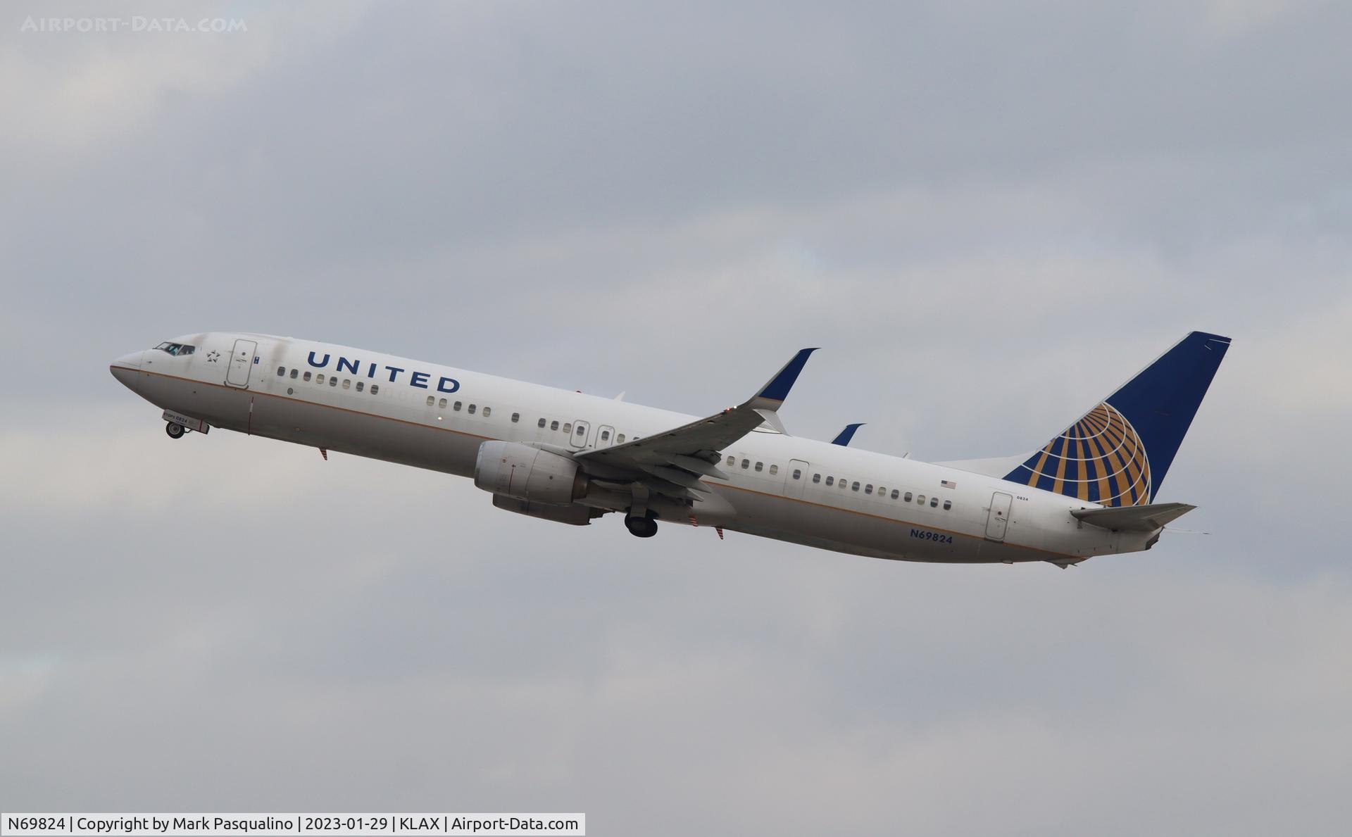 N69824, 2014 Boeing 737-924/ER C/N 42179, Boeing 737-924/ER